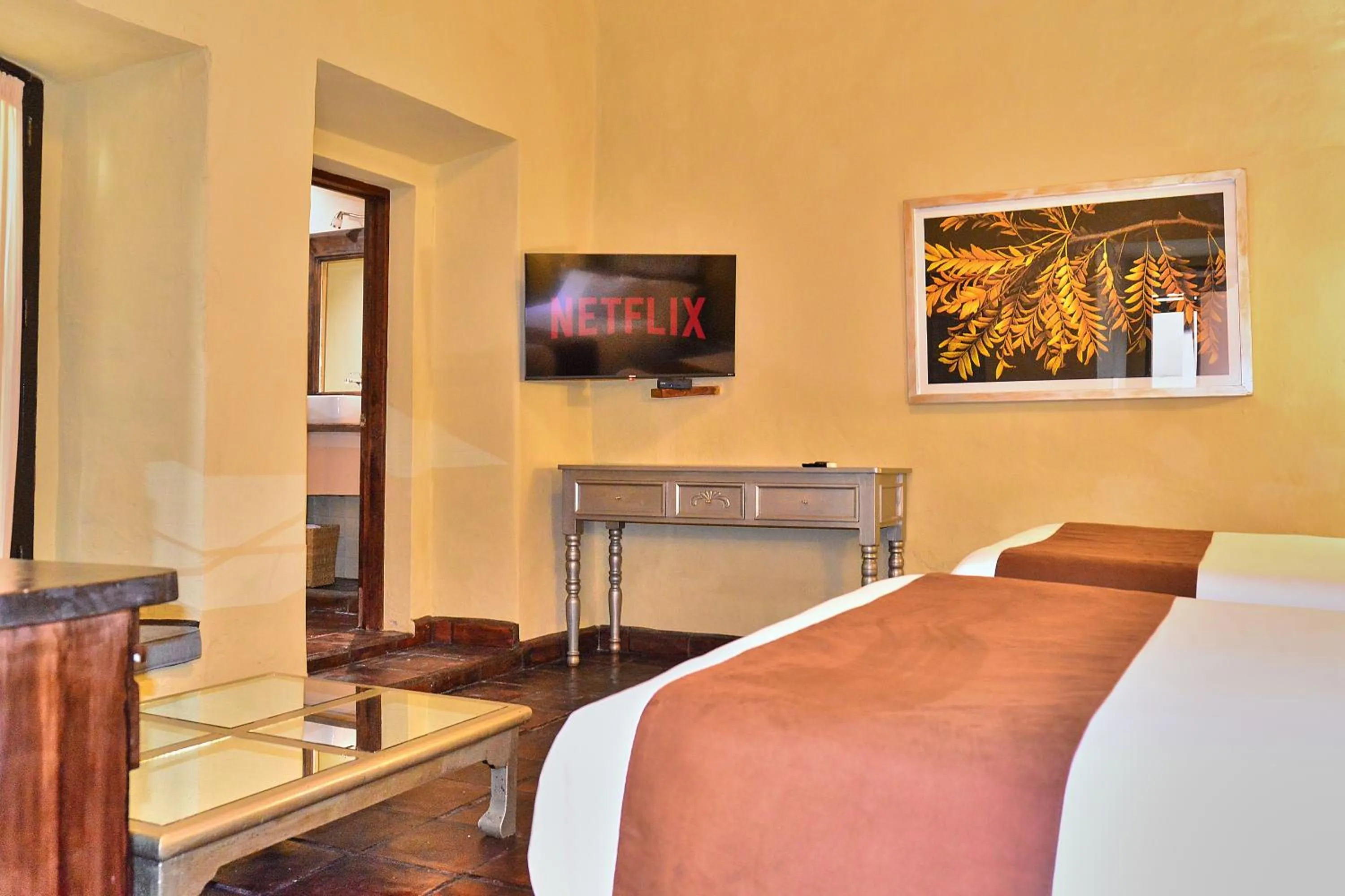 Photo of the whole room in Hotel Mesones 49