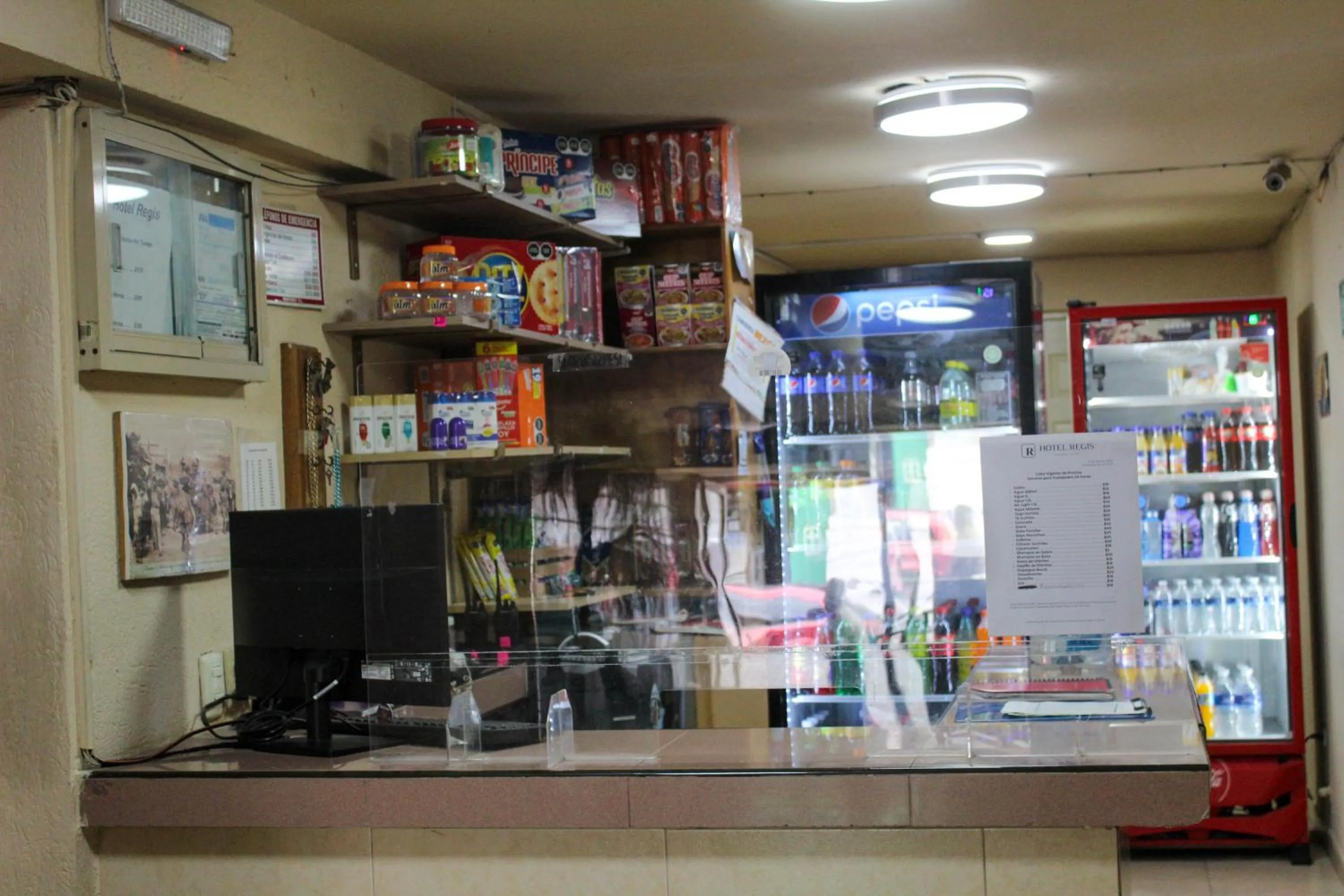 On-site shops in Hotel Regis