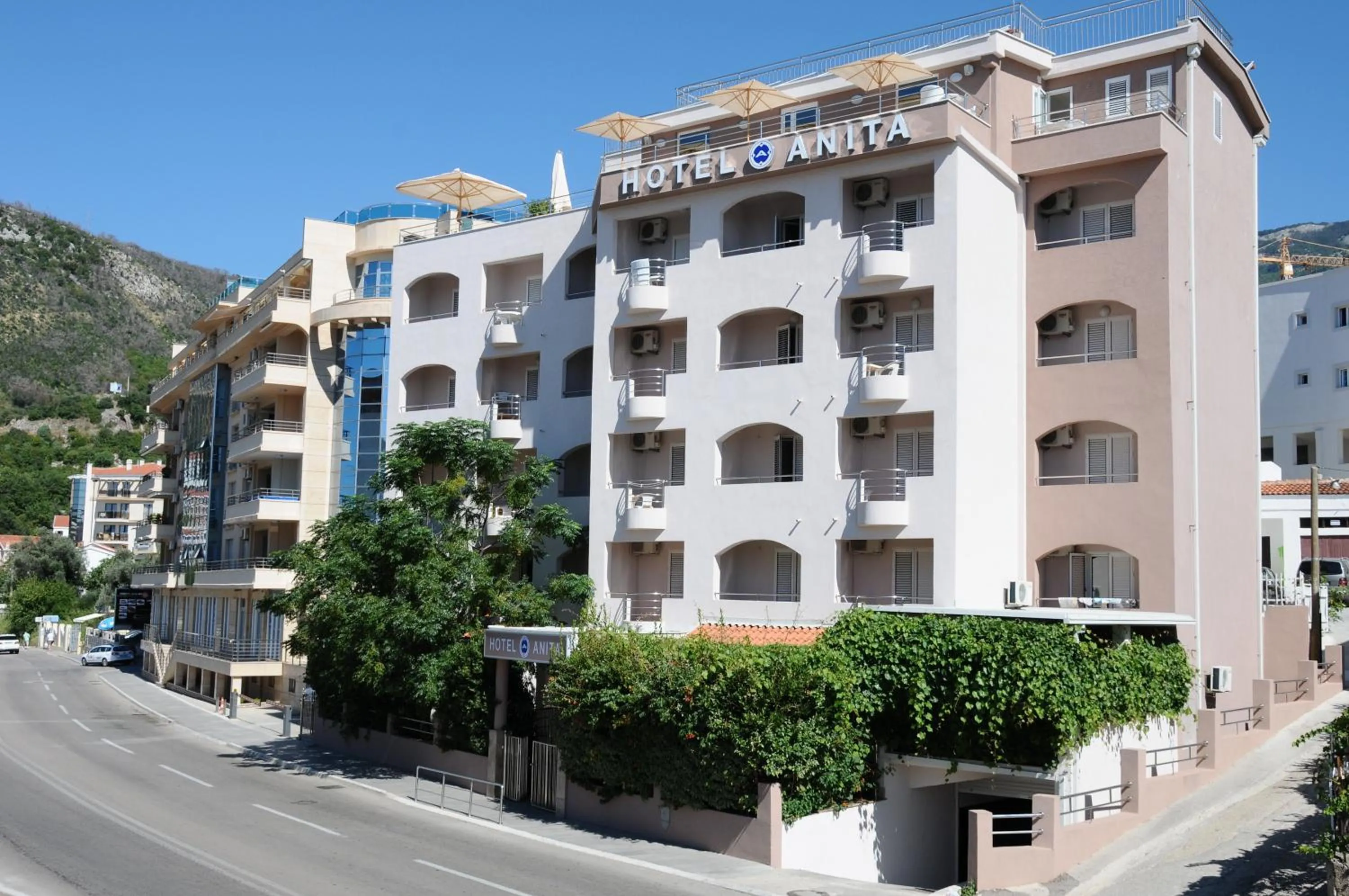 Facade/entrance in Hotel Anita