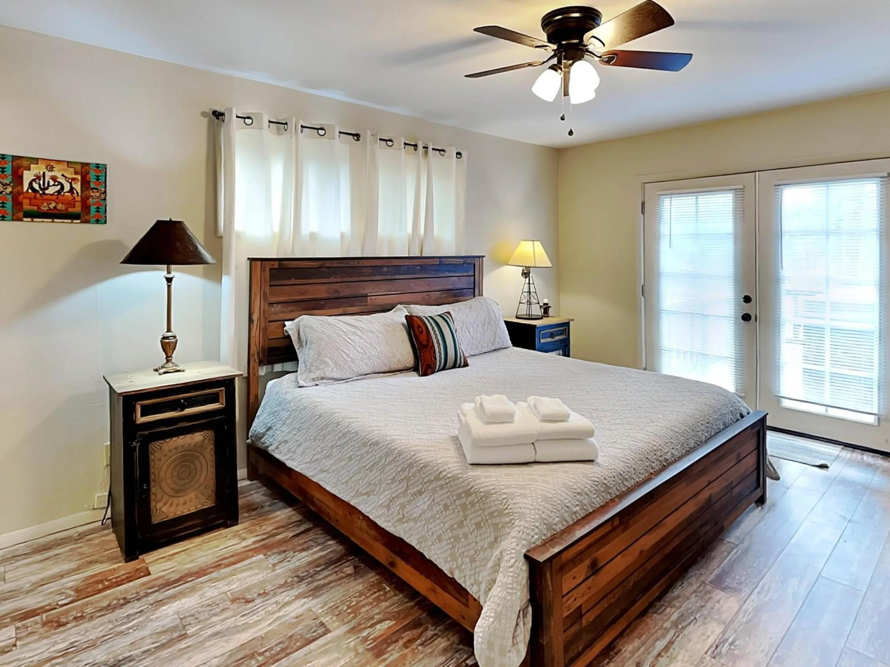 Property building, Bed in Elks Landing