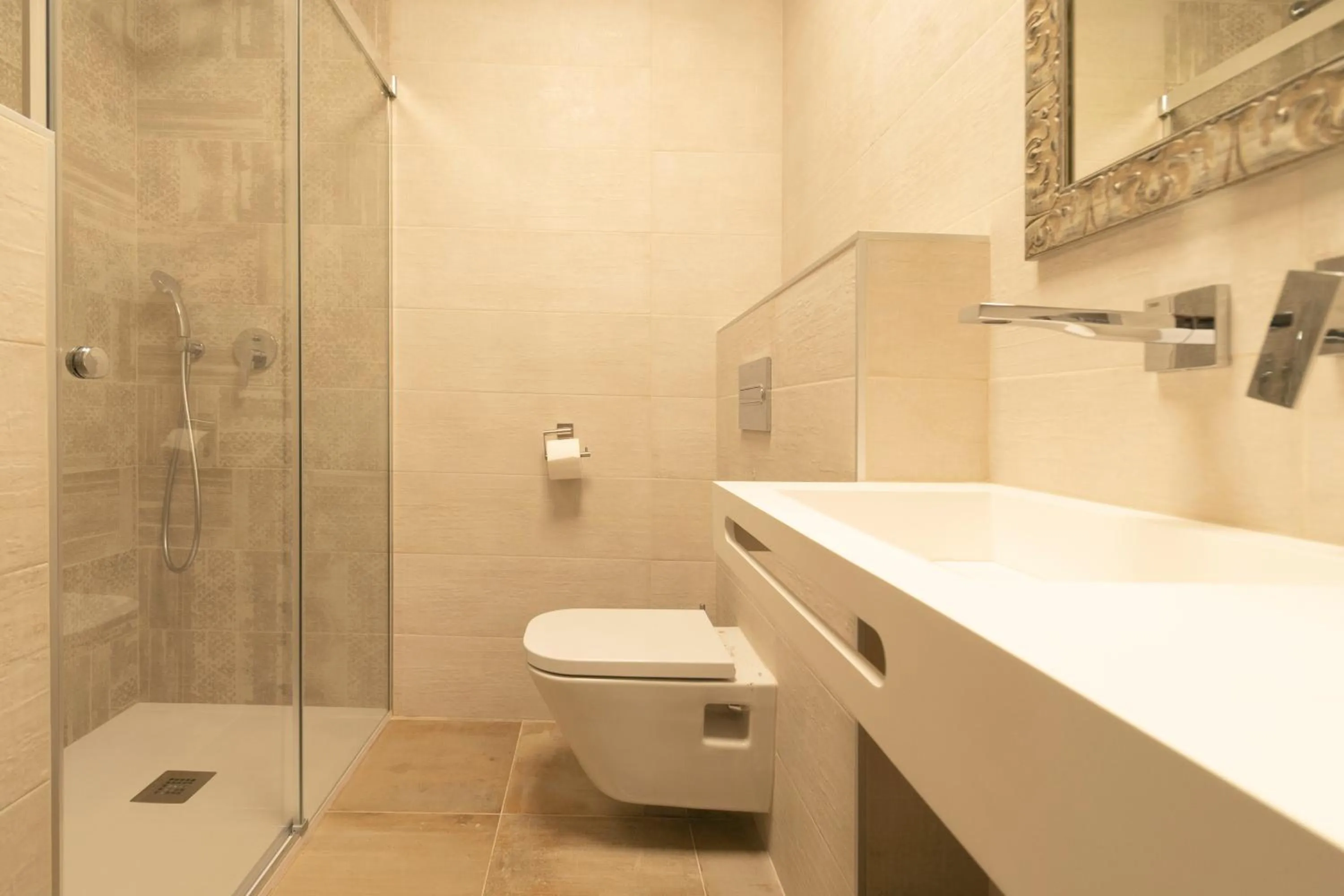 Bathroom in Palacete 1620, Premium Suites, Only adults