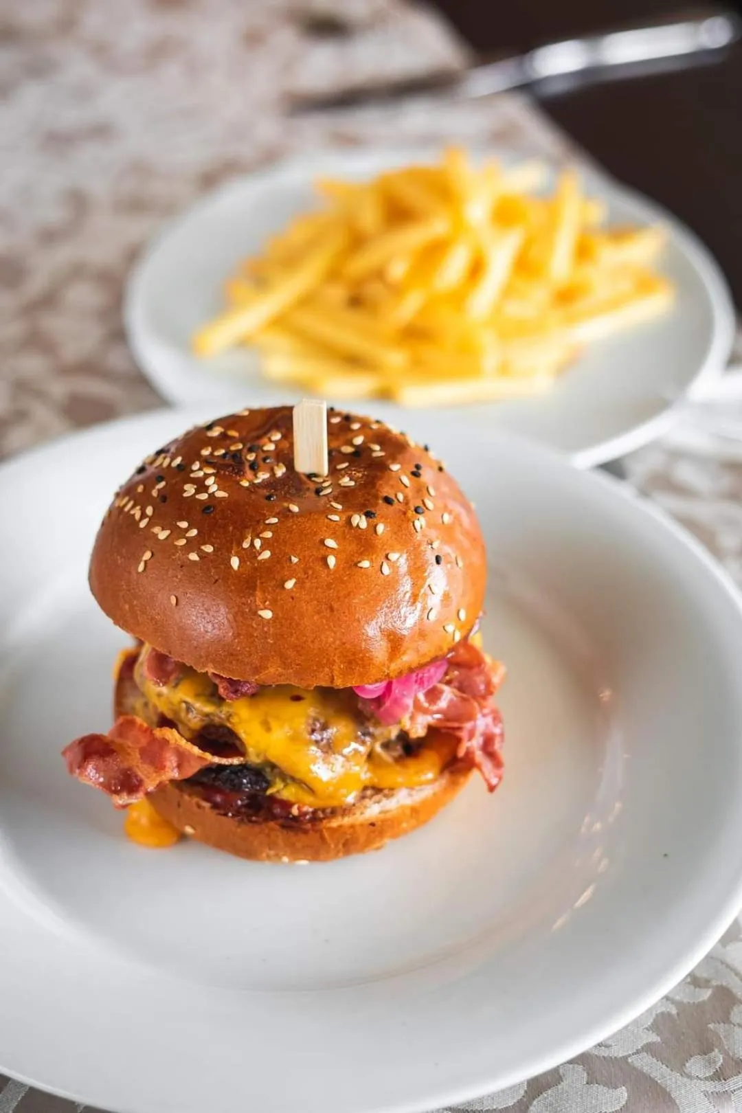 Restaurant/places to eat in Hotel Cascade