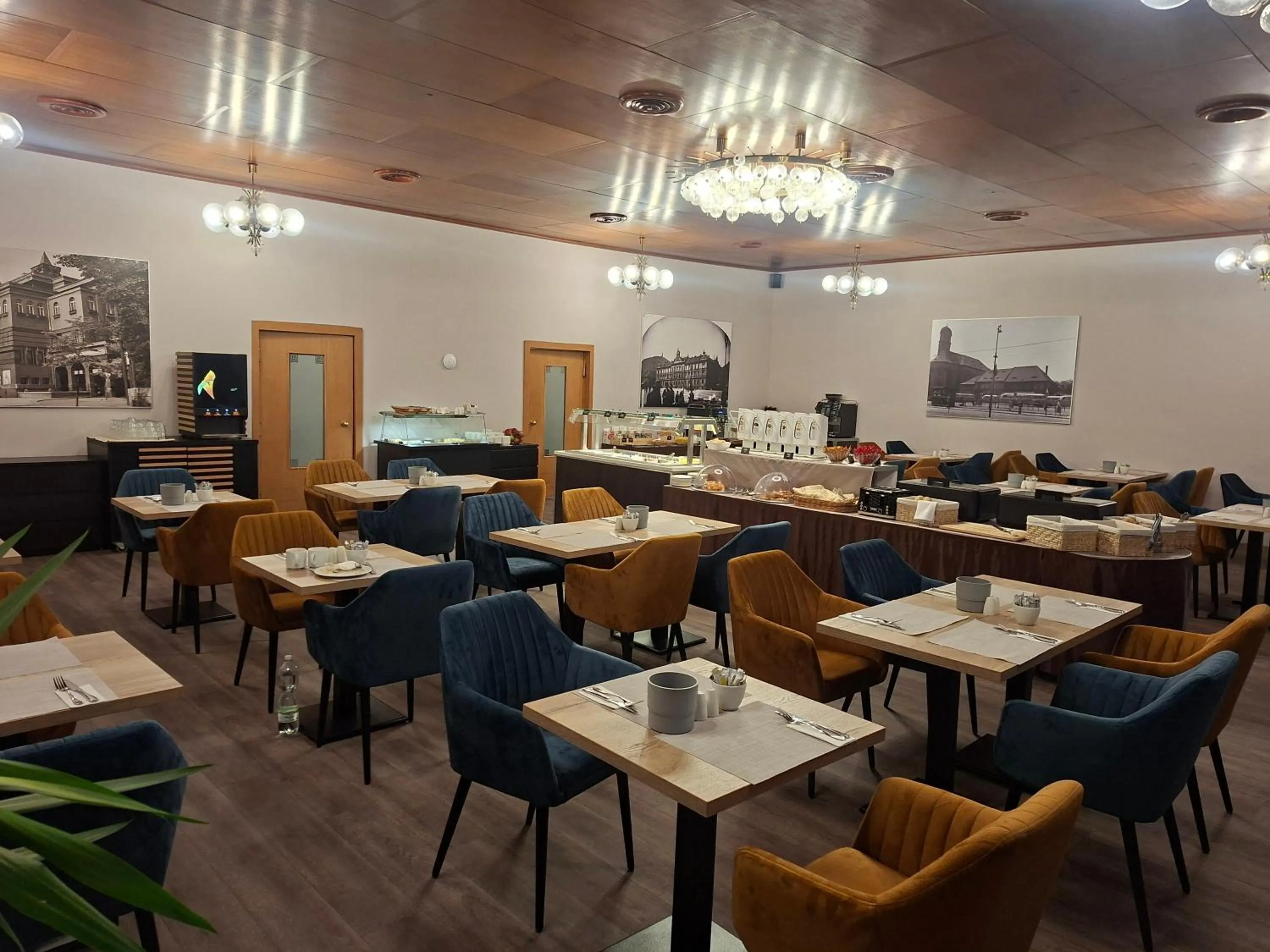 Restaurant/places to eat in Hotel Cascade