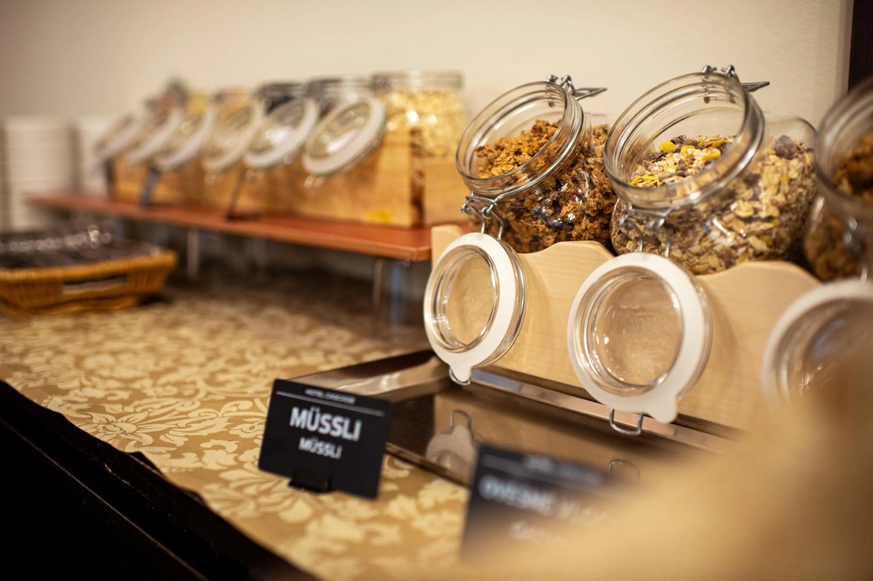 Restaurant/places to eat in Hotel Cascade