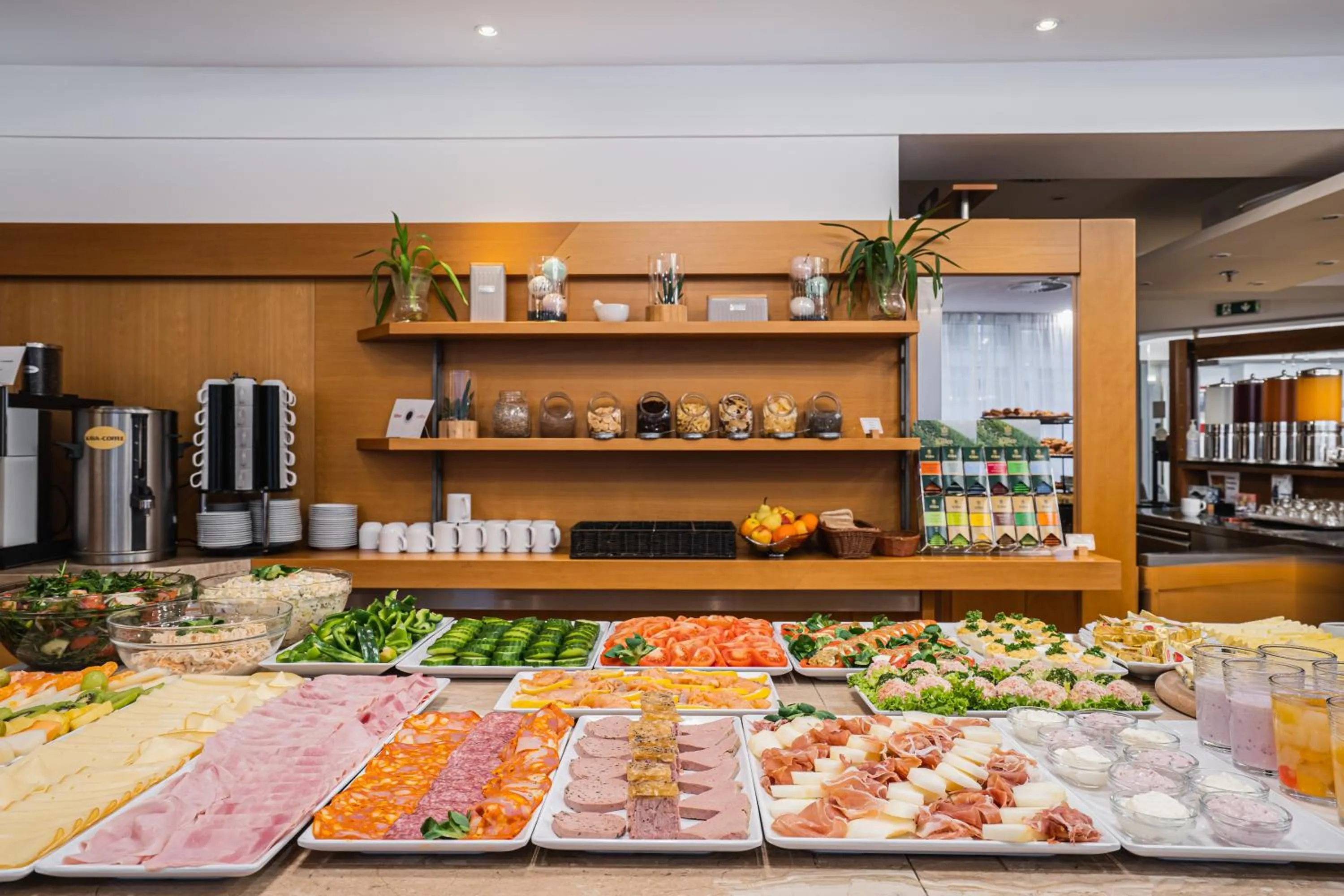 Restaurant/places to eat in Ramada Prague City Centre