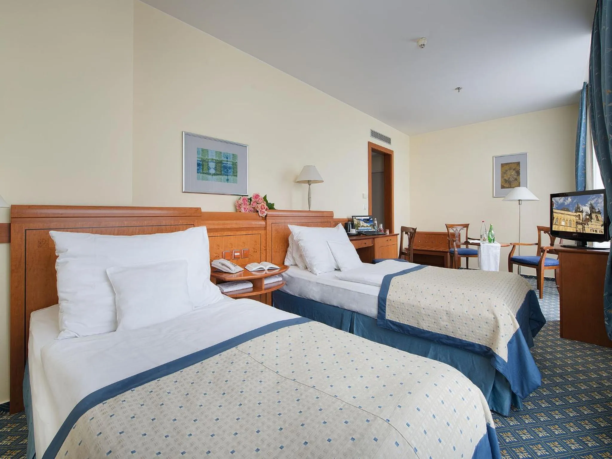 Bed in Ramada Prague City Centre