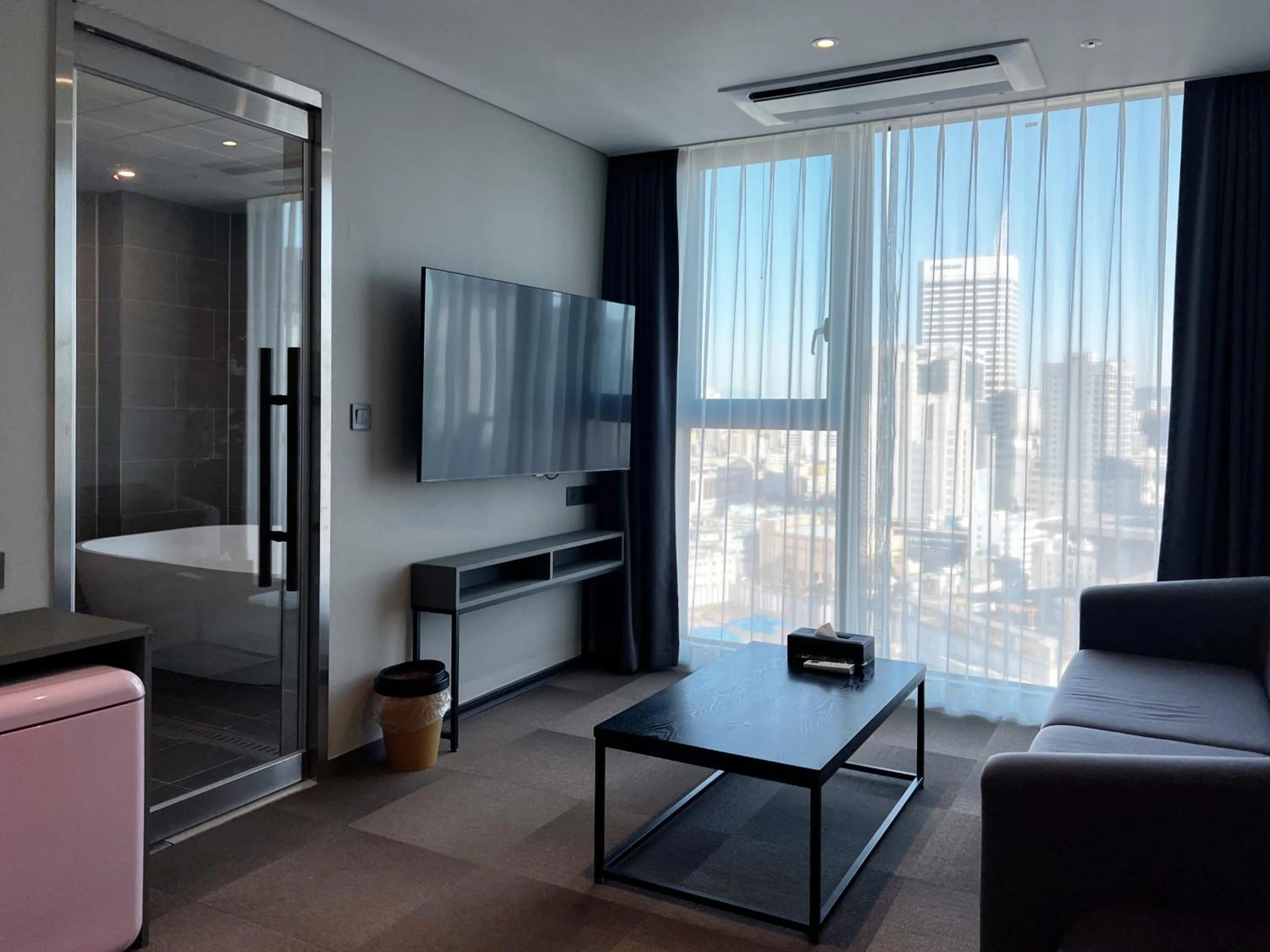 TV and multimedia, Bed in Hotel U5