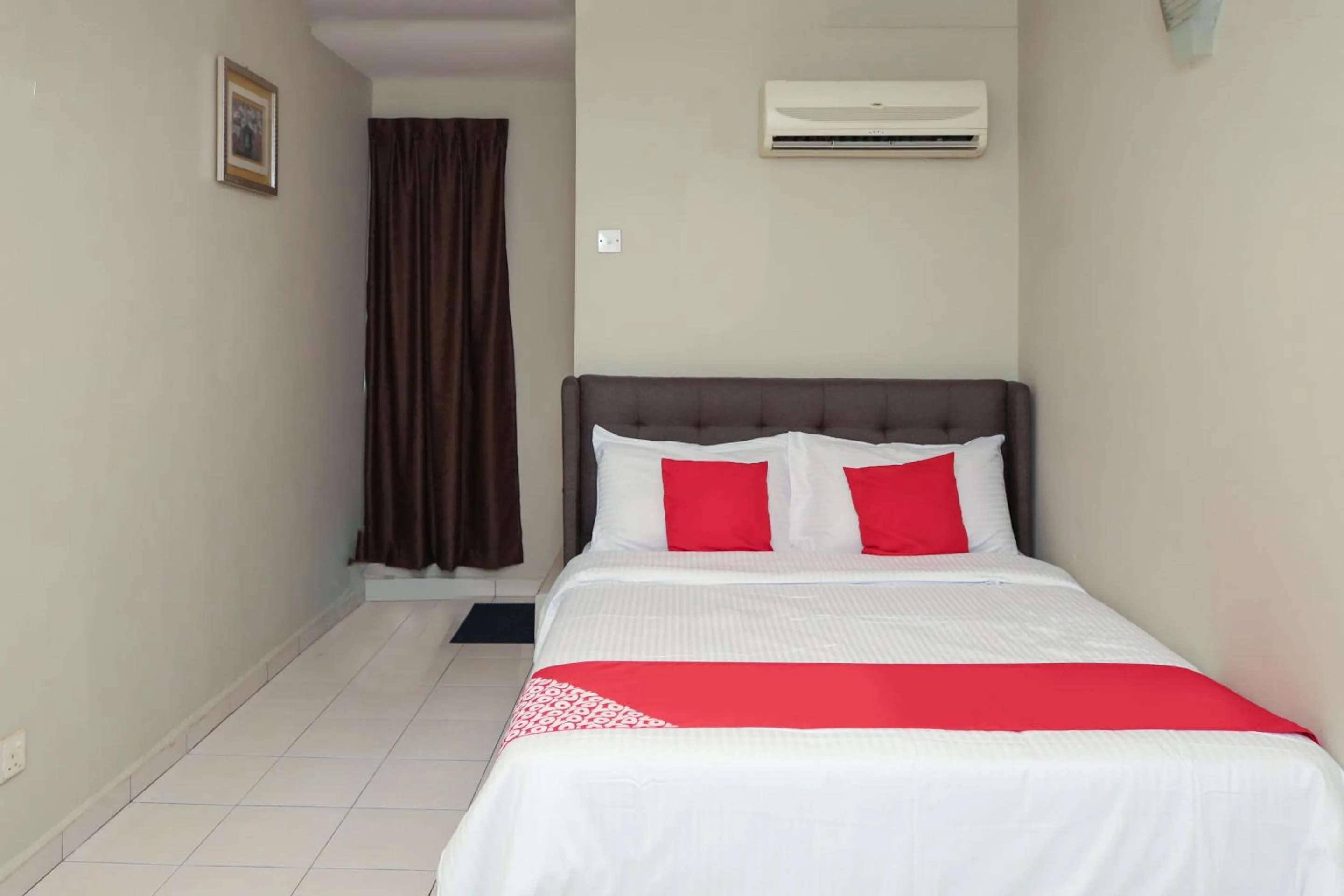 Bedroom in Hotel O Prima Saujana Budget Hotel