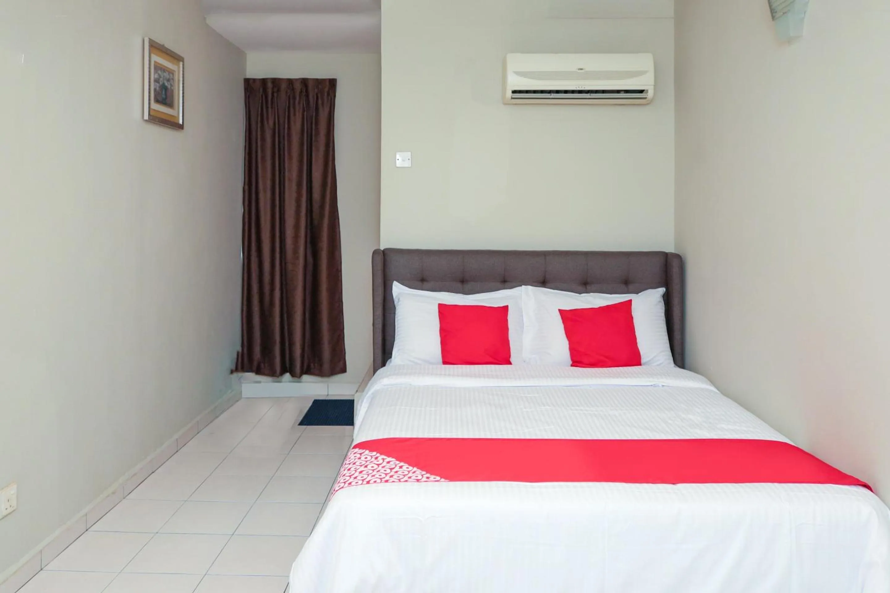 Bedroom in Hotel O Prima Saujana Budget Hotel