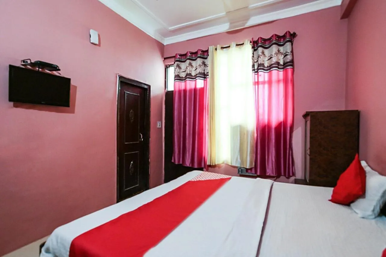 Bedroom in Hotel O Alfa