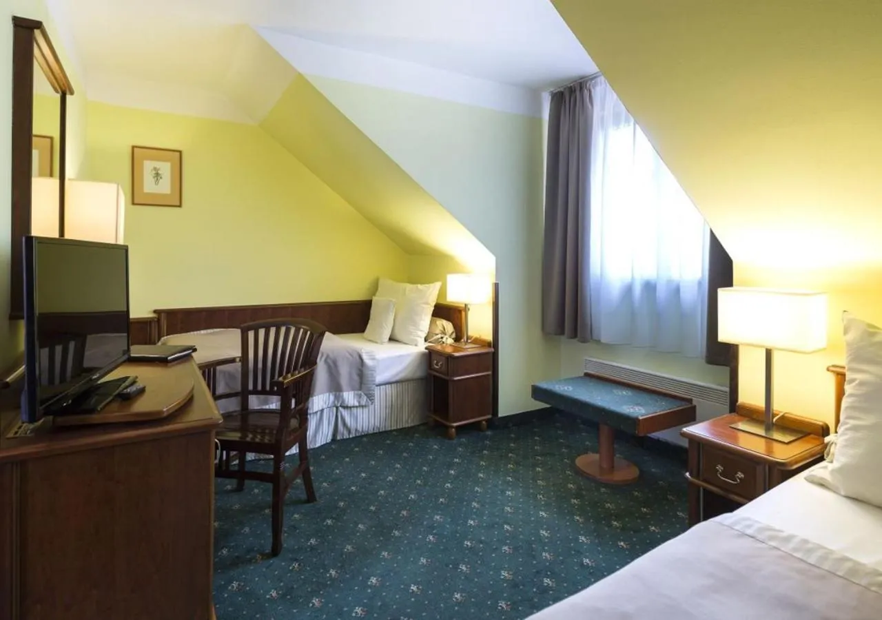 Bed in Hotel Selsky Dvur - Bohemian Village Courtyard