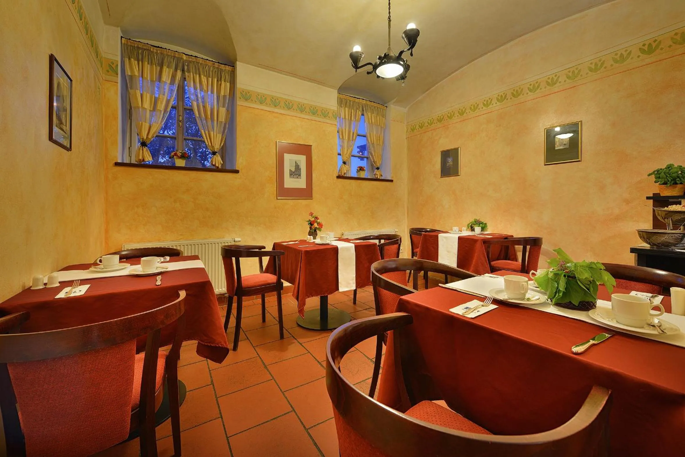Restaurant/places to eat in EA Hotel Jeleni Dvur Prague Castle