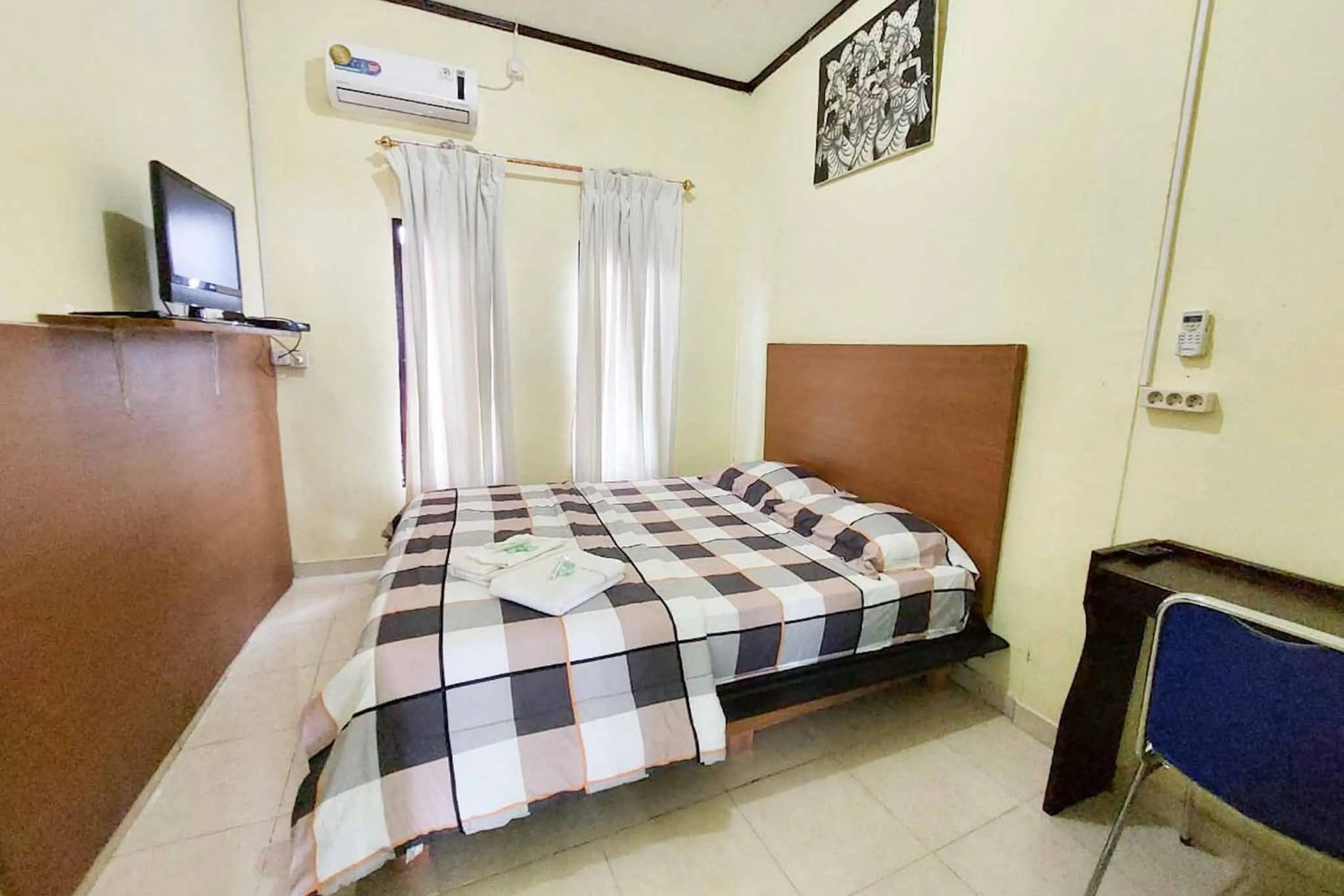Bedroom, Bed in Quattrick Dee Homestay Mitra RedDoorz