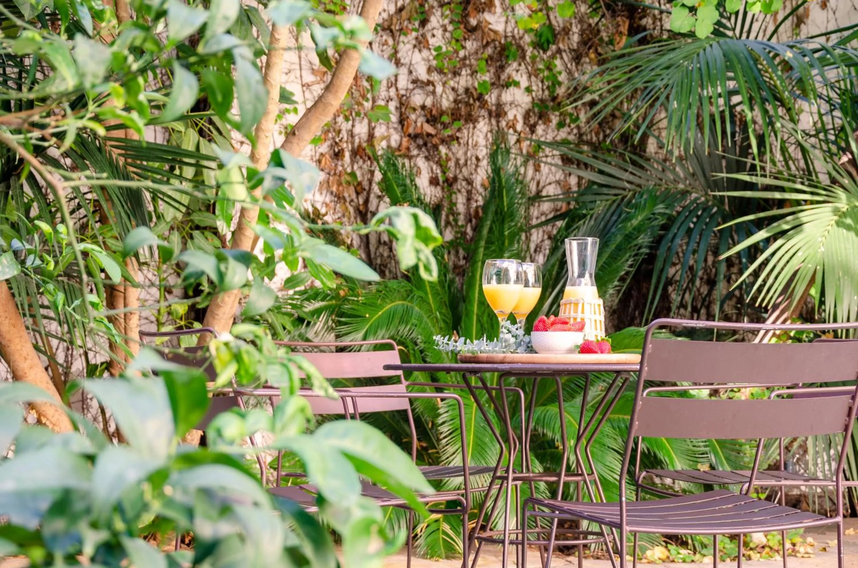 Swimming pool in Aspasios Garden Apartments