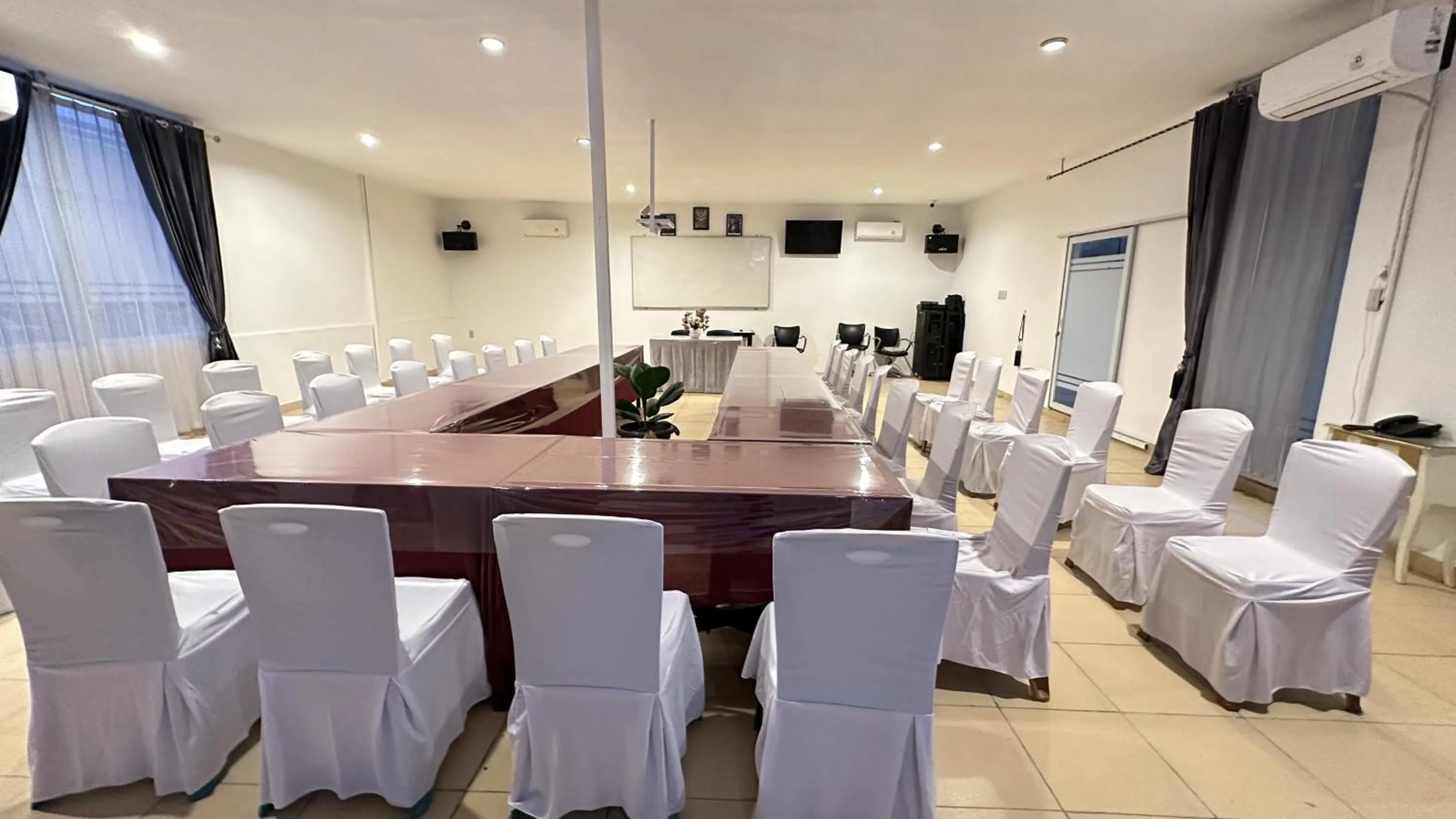 Meeting/conference room in JIYO BOUTIQUE Hotel
