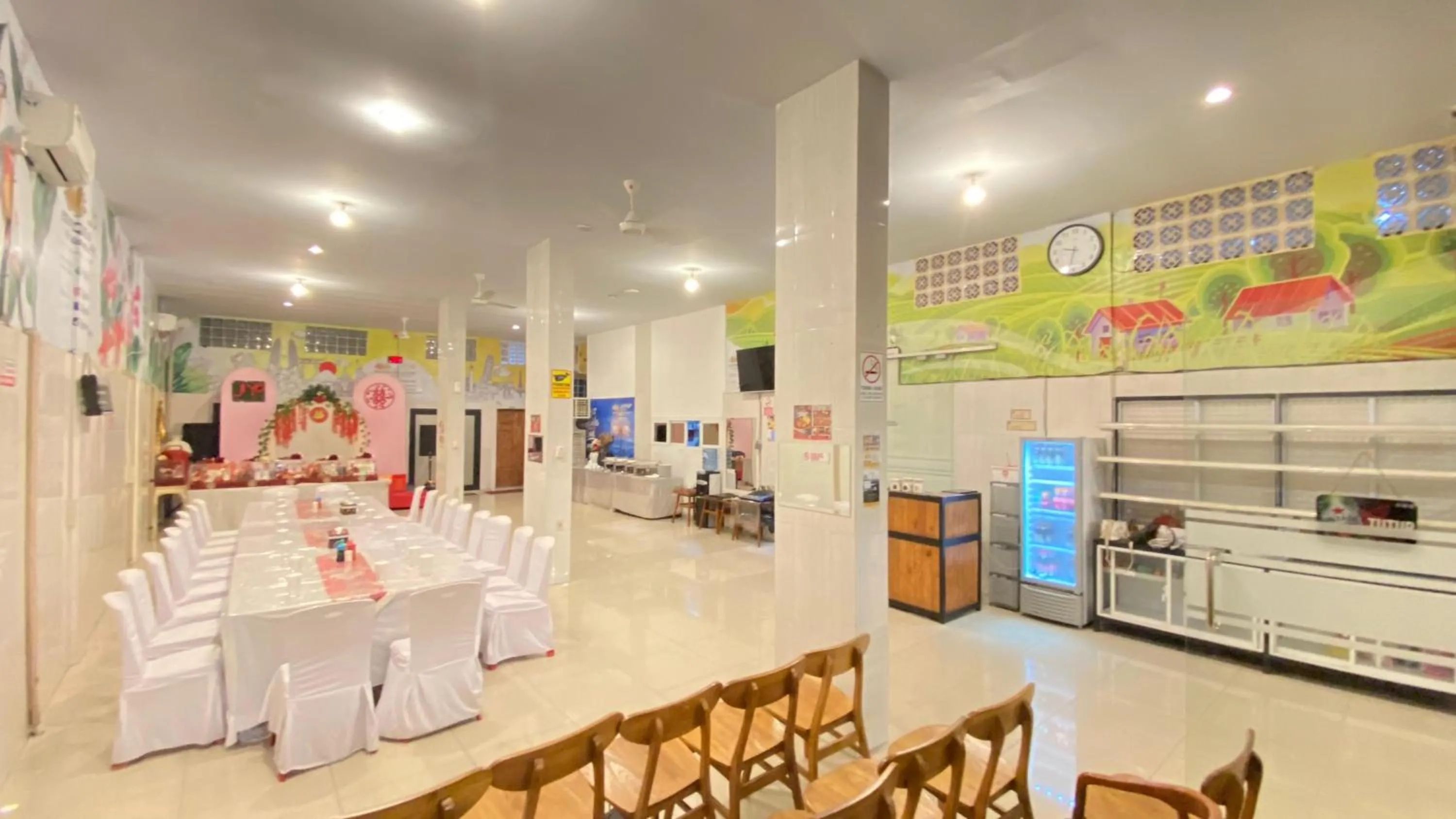 Restaurant/places to eat in JIYO BOUTIQUE Hotel