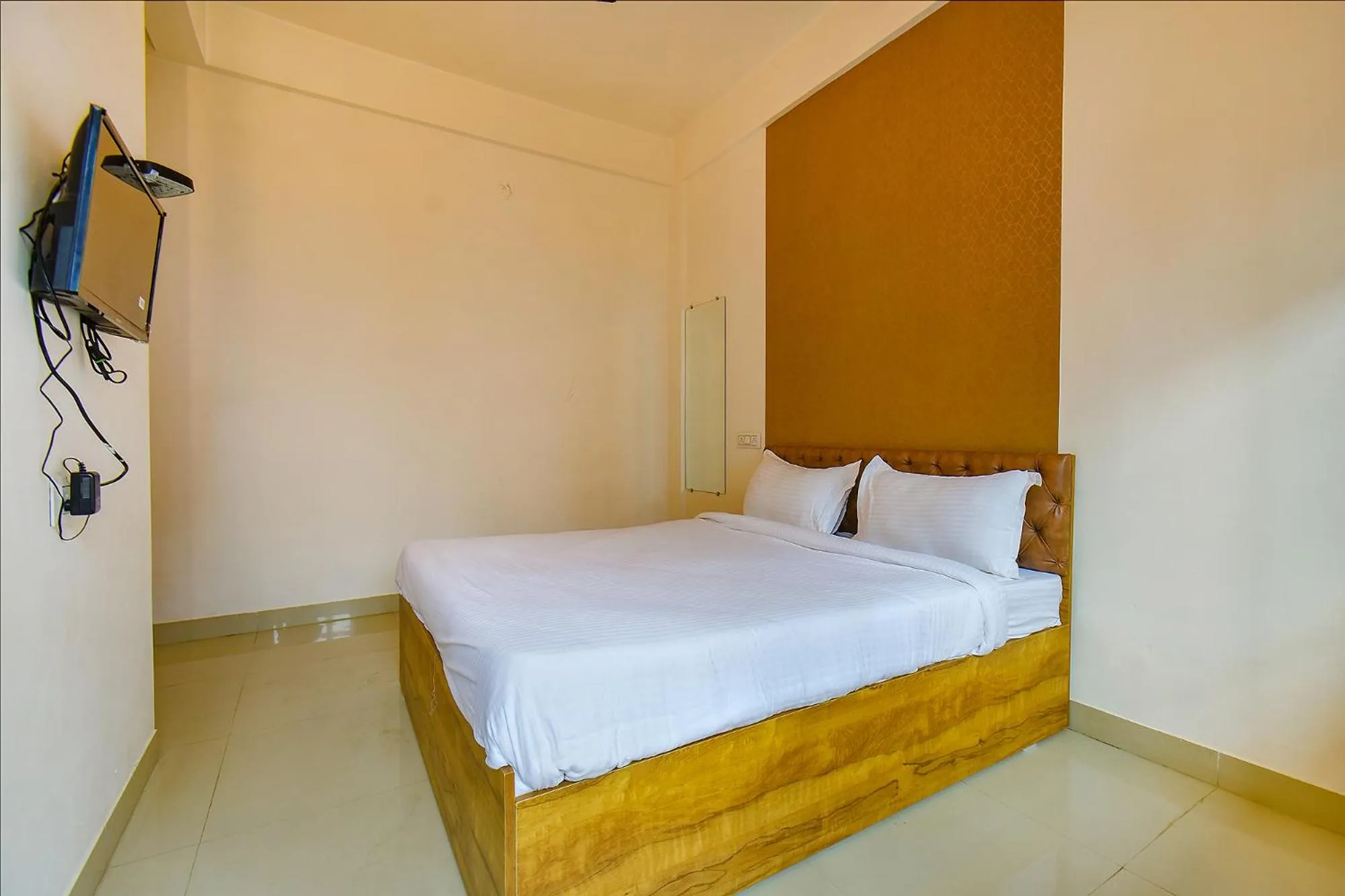 Bed in Via Tiru Residency