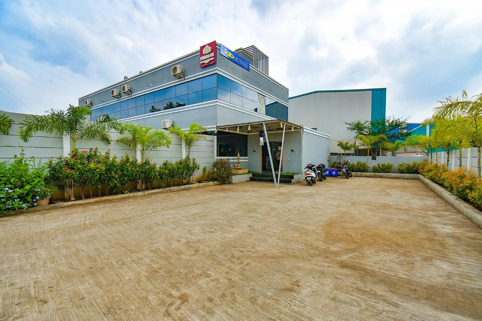 Property building in FabHotel Tiru Residency