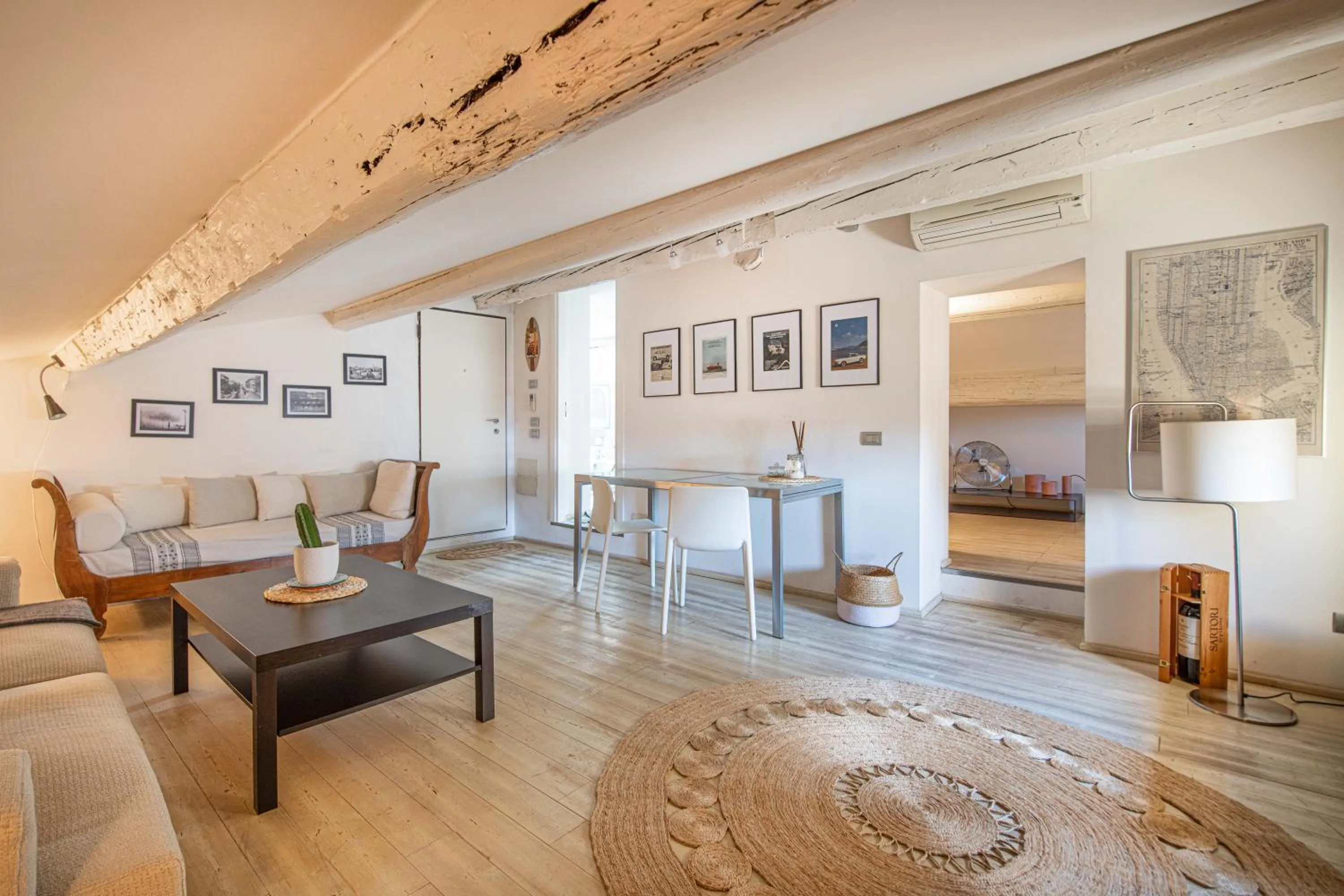 Living room in Stunning top floor flat in the heart of Verona