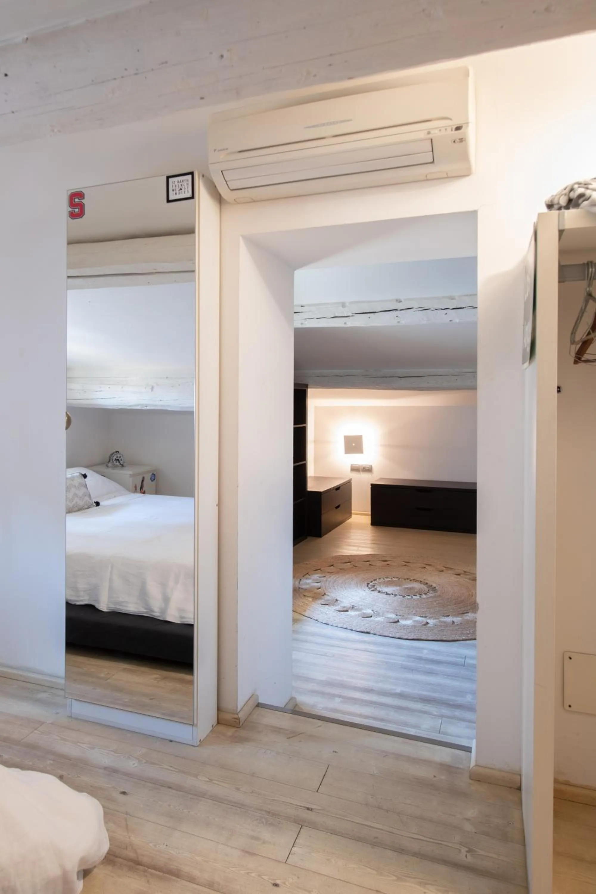 Bedroom, Bed in Stunning top floor flat in the heart of Verona