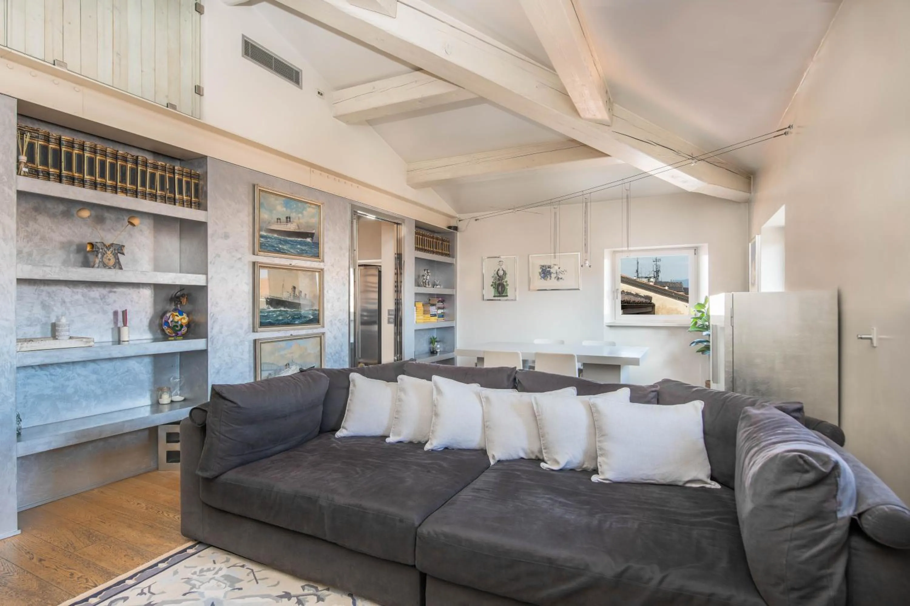 Living room in Stunning top floor flat in the heart of Verona