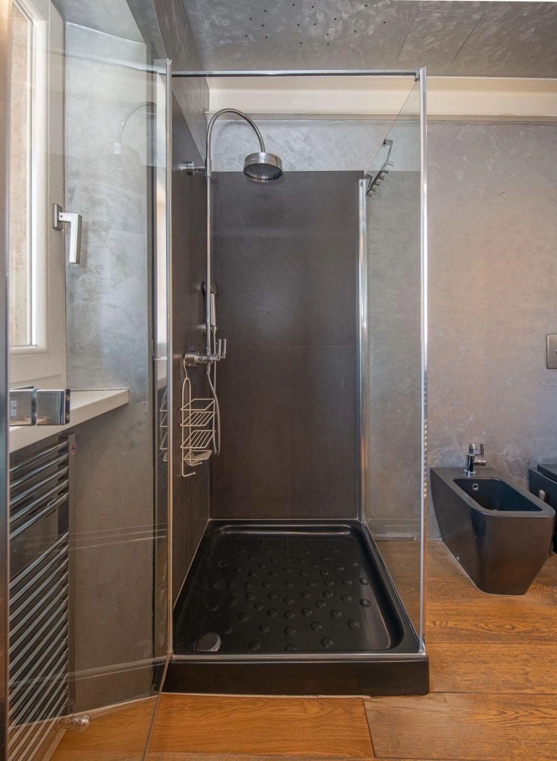 Bathroom in Stunning top floor flat in the heart of Verona