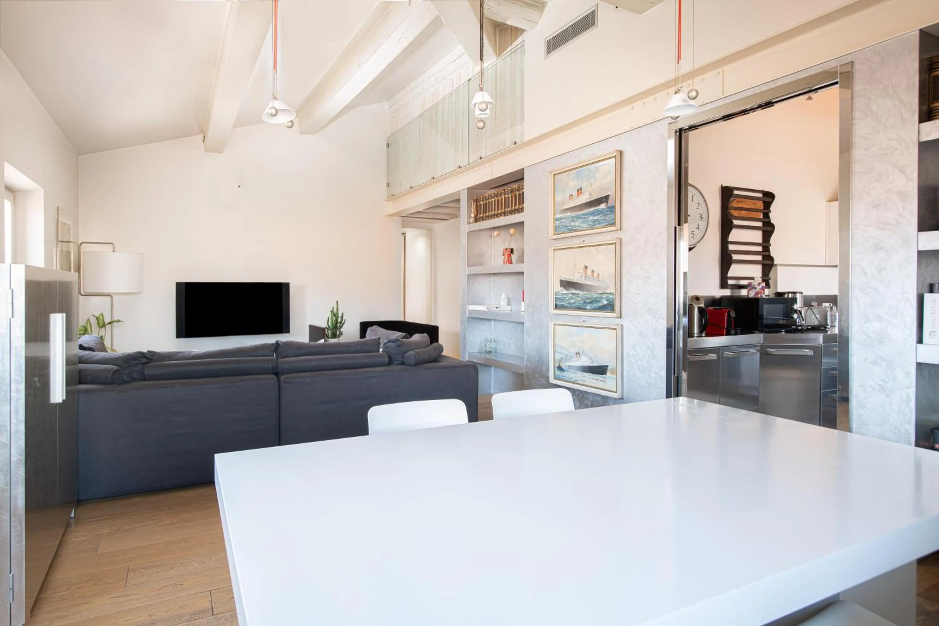 Living room in Stunning top floor flat in the heart of Verona