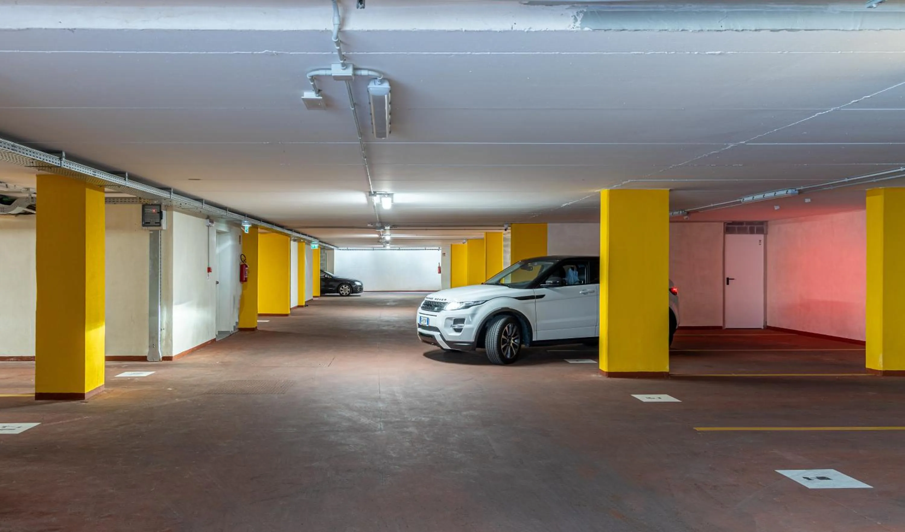 Parking in Aris Apartments & Sky Pool - Tonelli Hotels - Adult Friendly