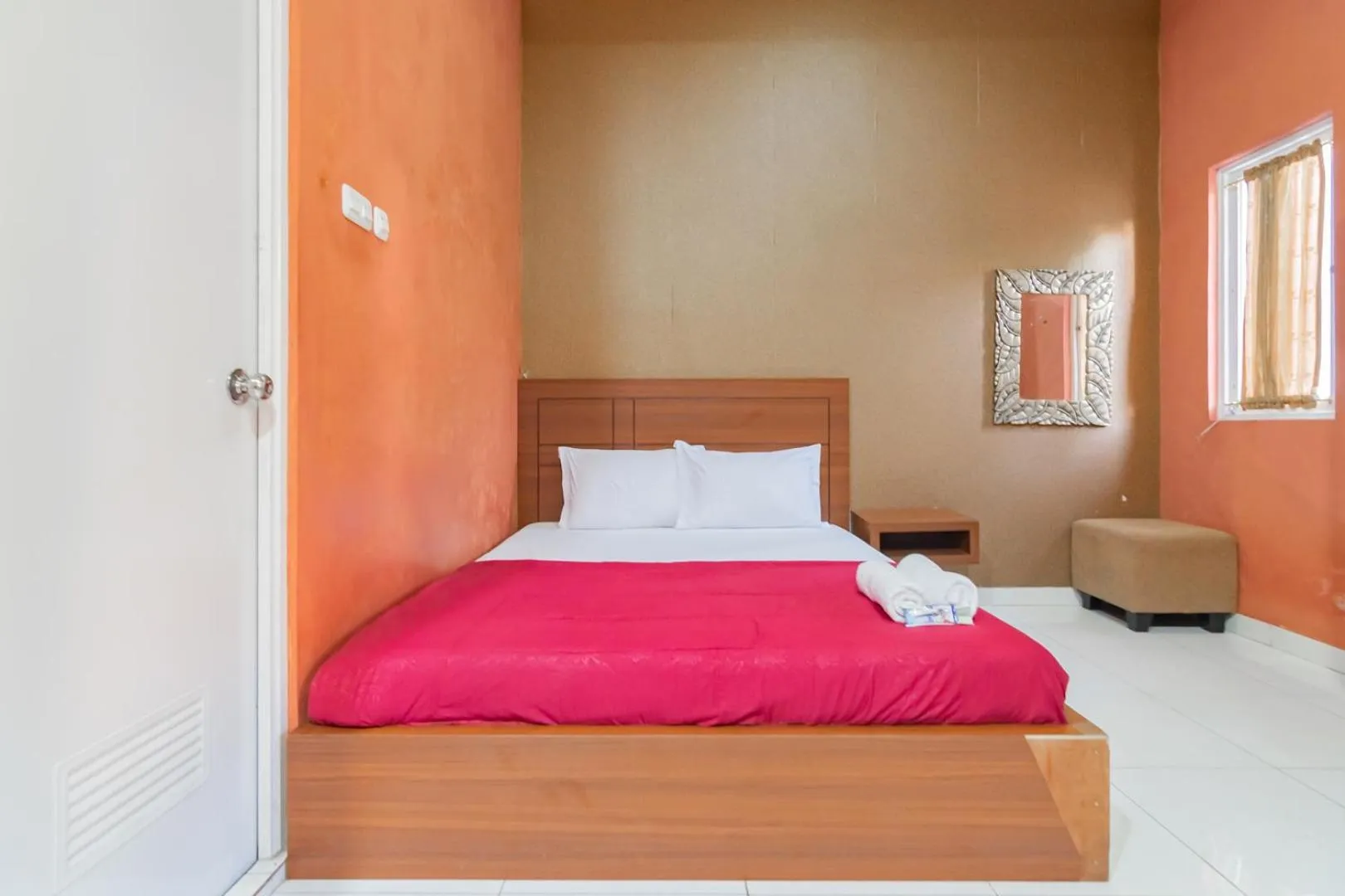 Bedroom, Bed in Hotel Markoni Pamanukan Mitra RedDoorz