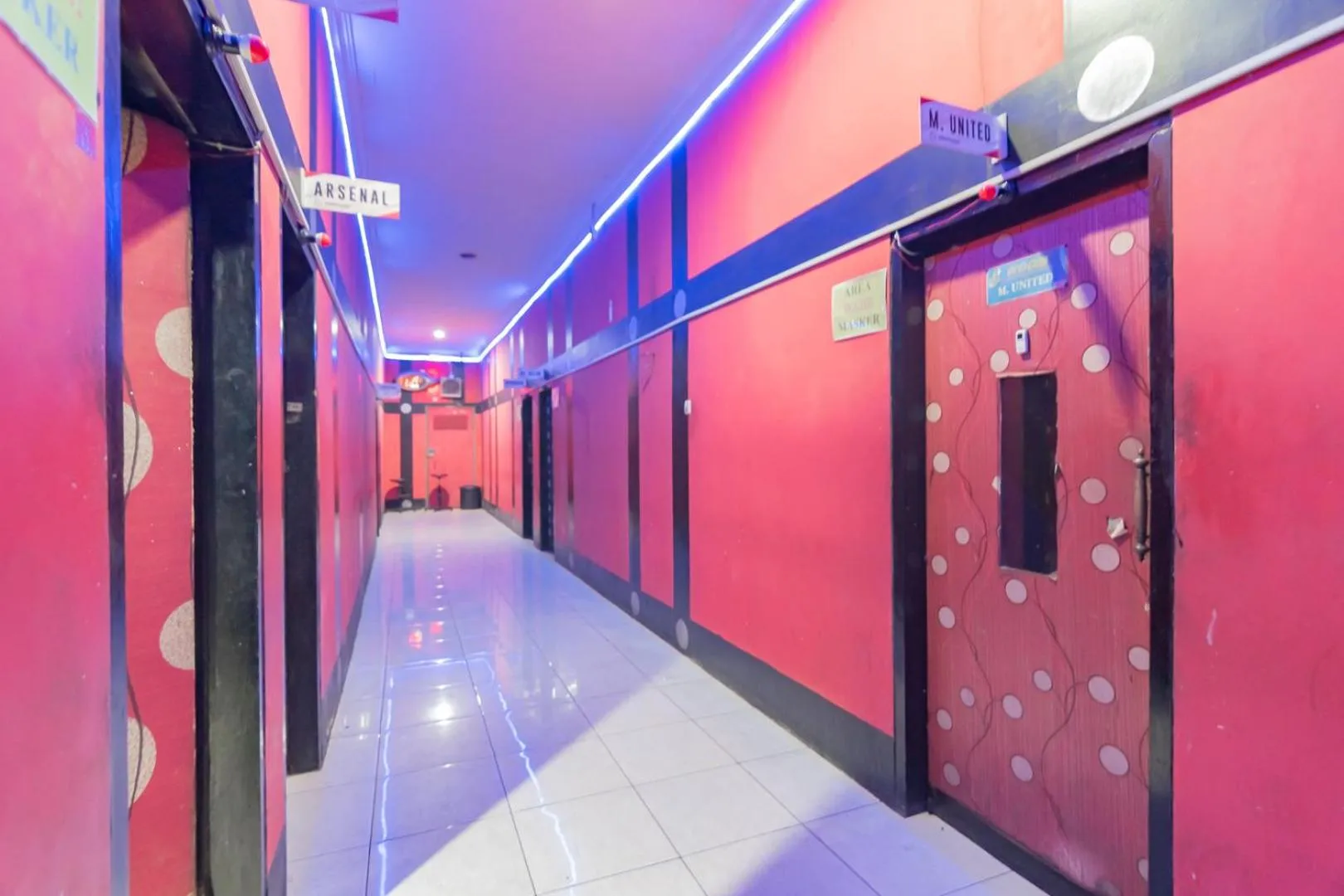 Karaoke in Hotel Markoni Pamanukan Mitra RedDoorz