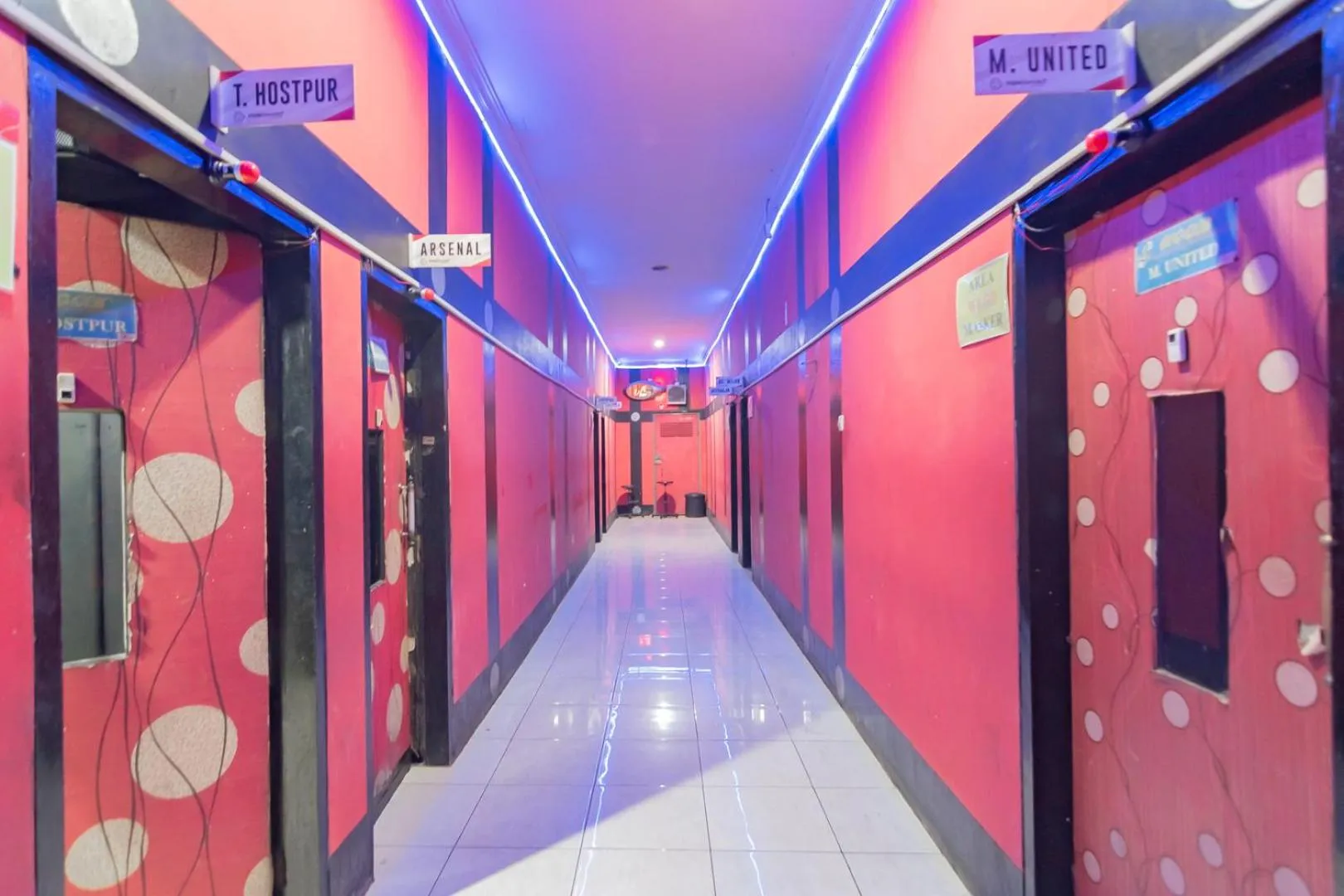 Karaoke in Hotel Markoni Pamanukan Mitra RedDoorz