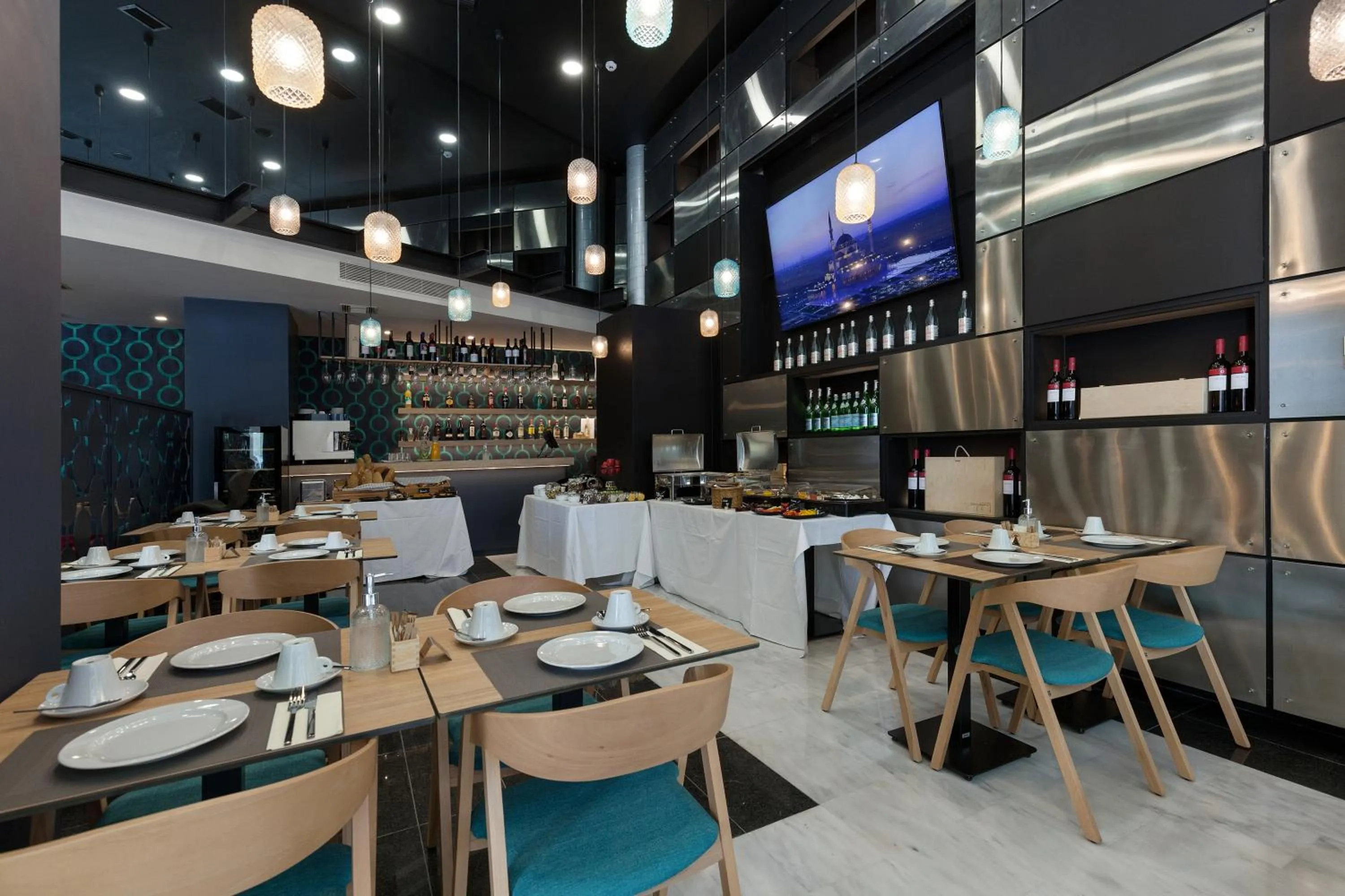 Restaurant/places to eat in Trendy Hotel by Athens Prime Hotels