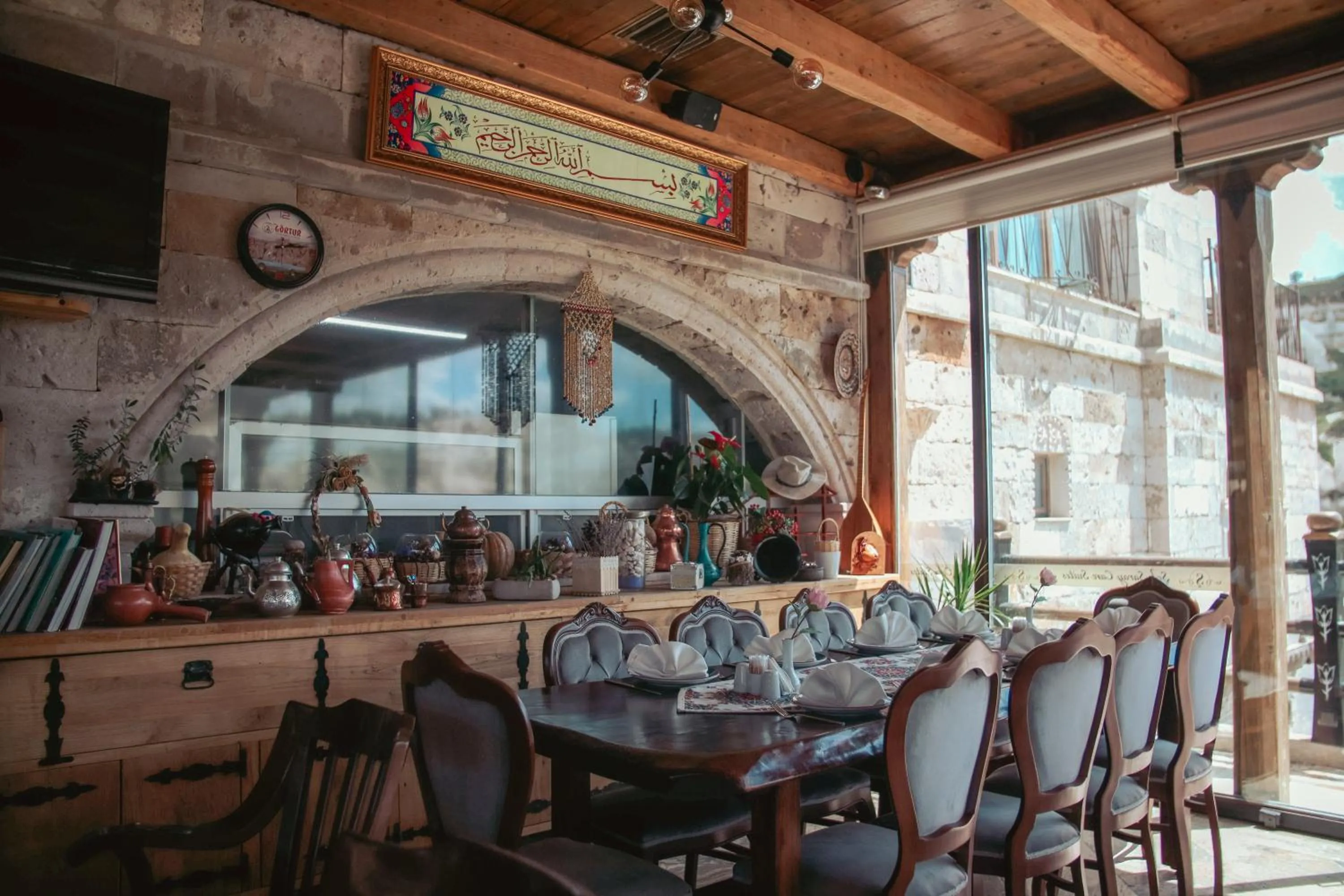 Restaurant/places to eat in Şah Saray Cave Suites Halal Hotel