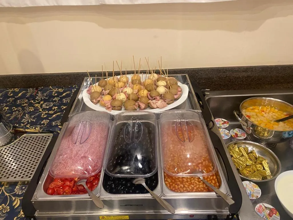 Buffet breakfast in LAERTE PALACE HOTEL