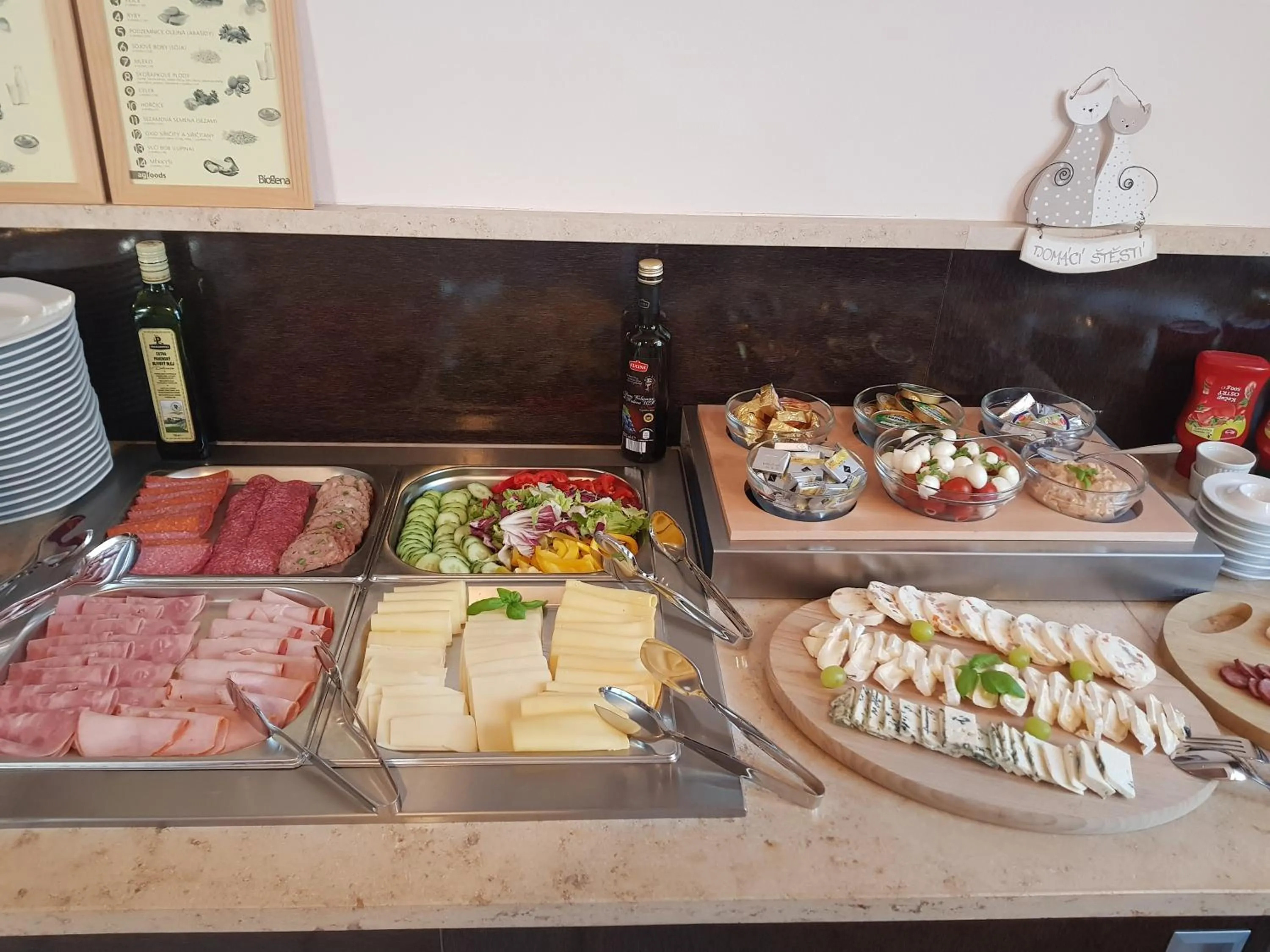 Buffet breakfast in Hotel La Passionaria