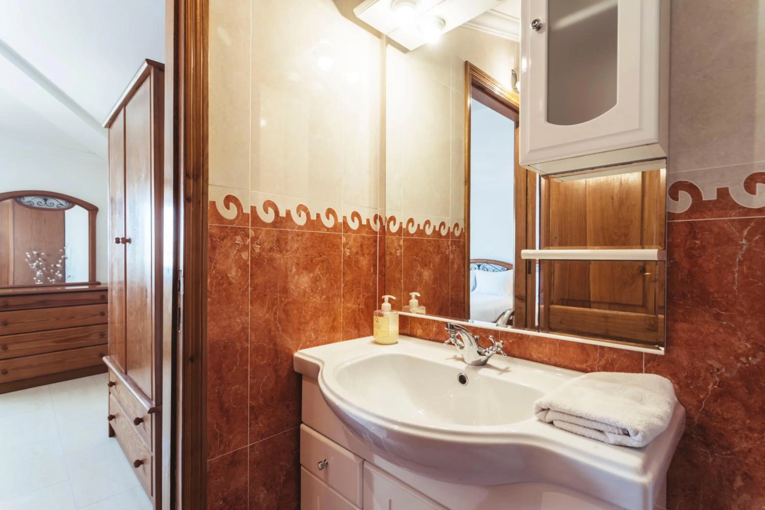 Bathroom in Best Houses 45 - Beautiful ocean and city view