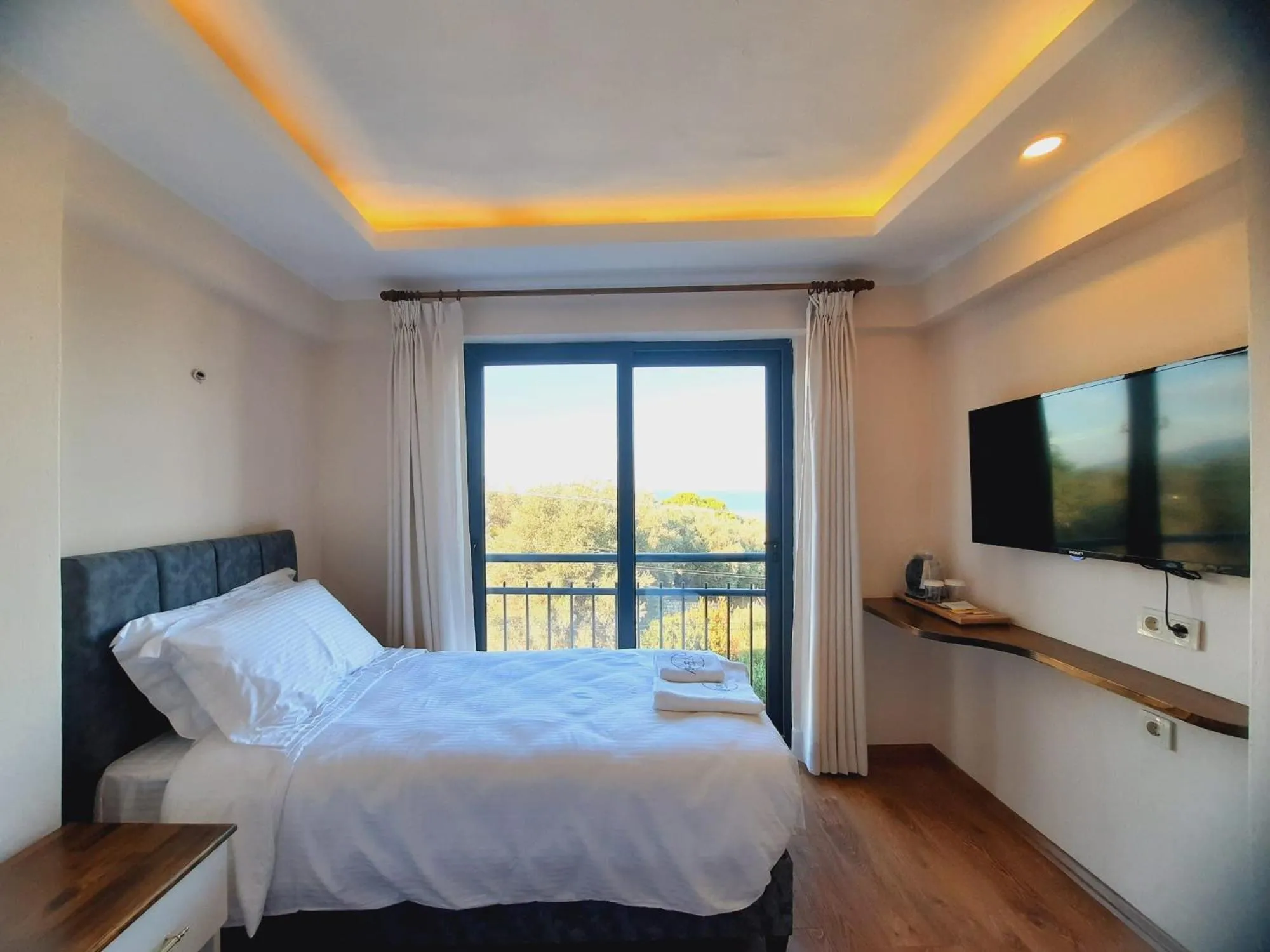 Photo of the whole room in NORTH WIND HOTELS - Karaburun