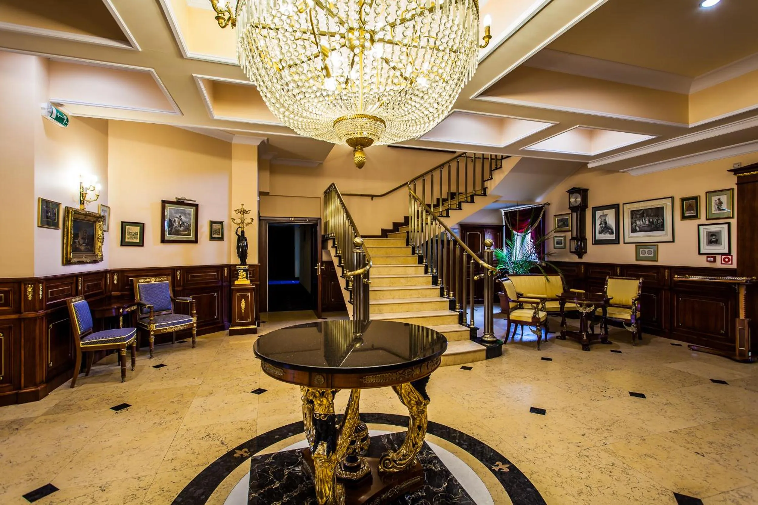 Lobby or reception in Hotel na Podzamczu