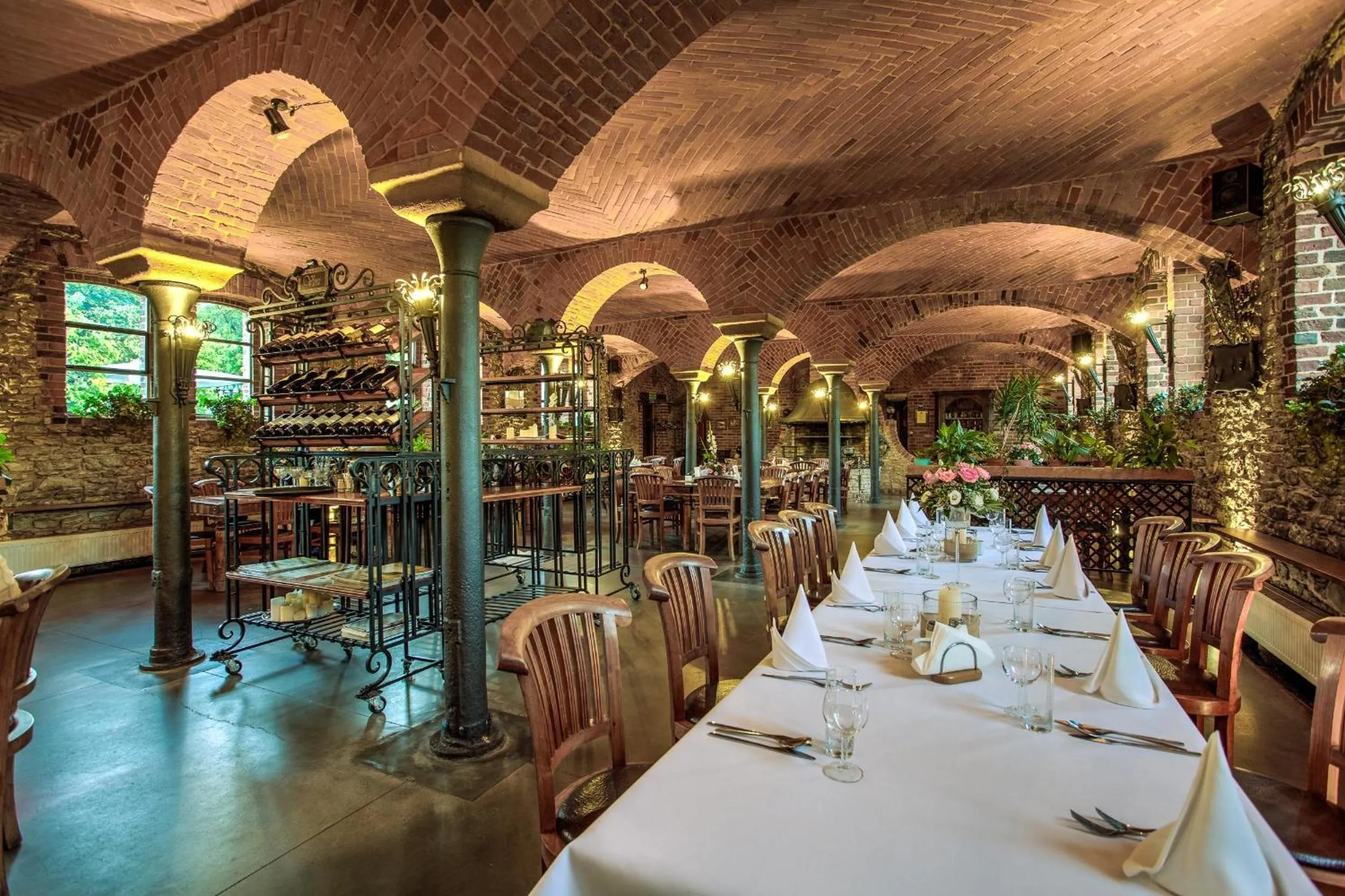 Restaurant/places to eat in Hotel na Podzamczu