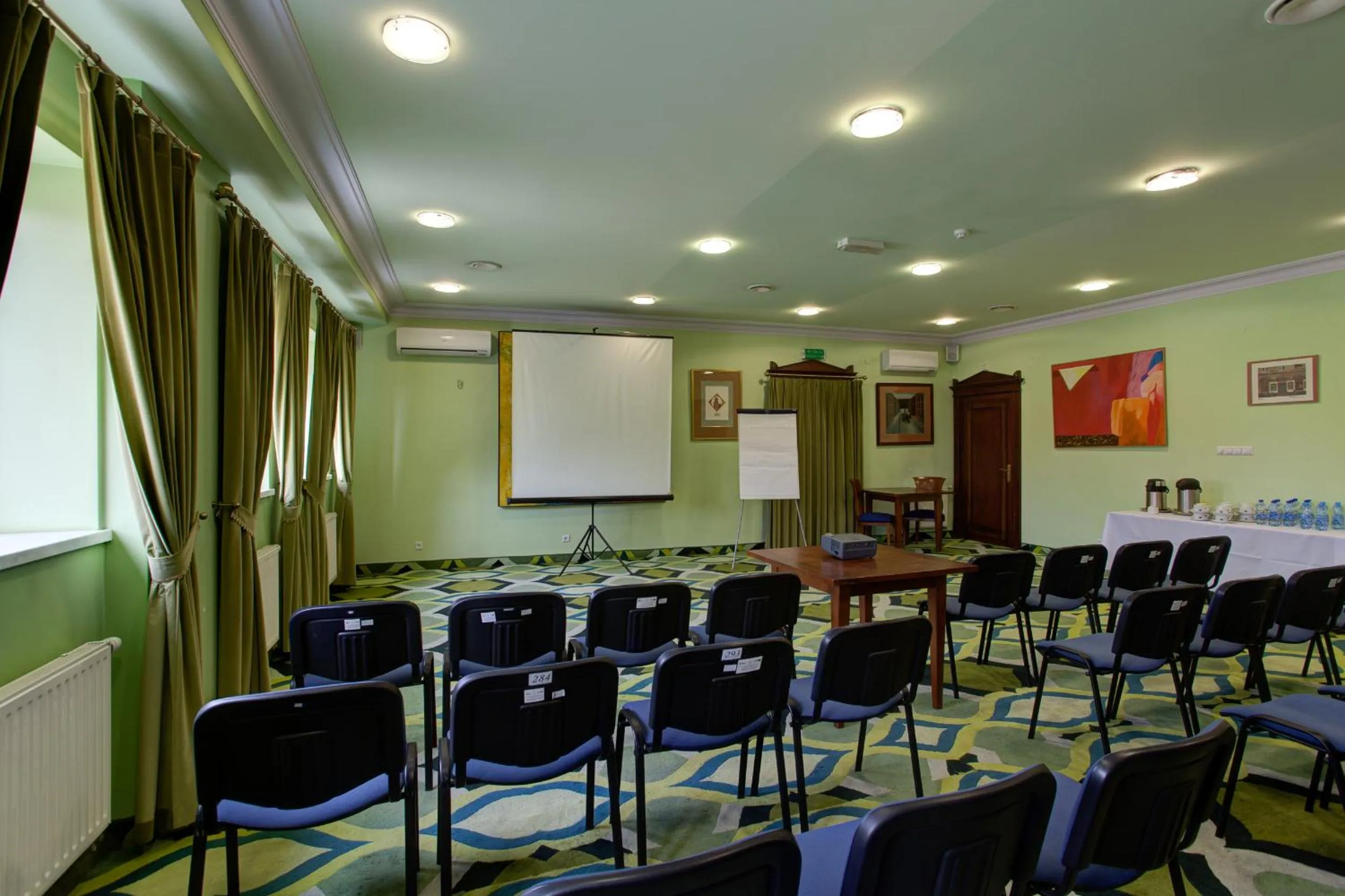 Business facilities in Hotel na Podzamczu