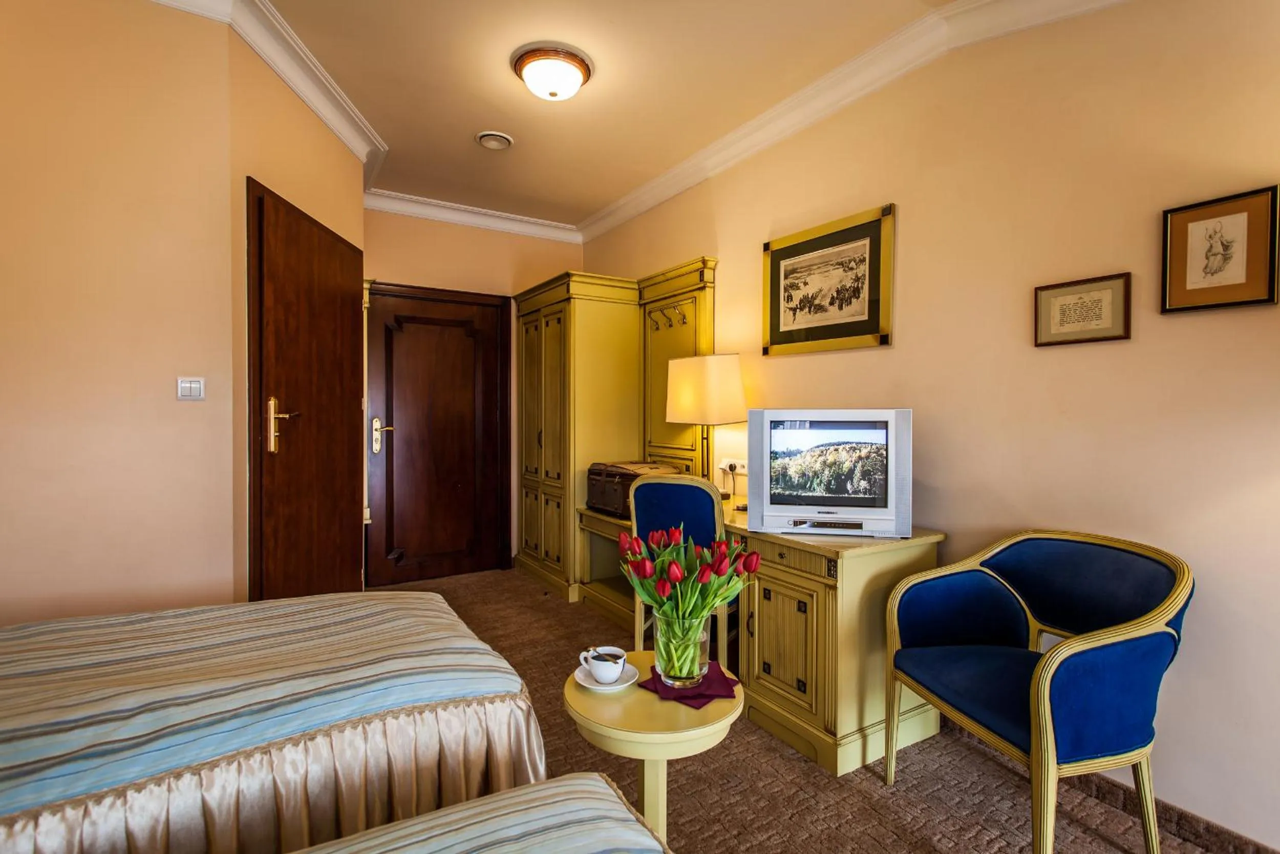 Photo of the whole room, Bed in Hotel na Podzamczu