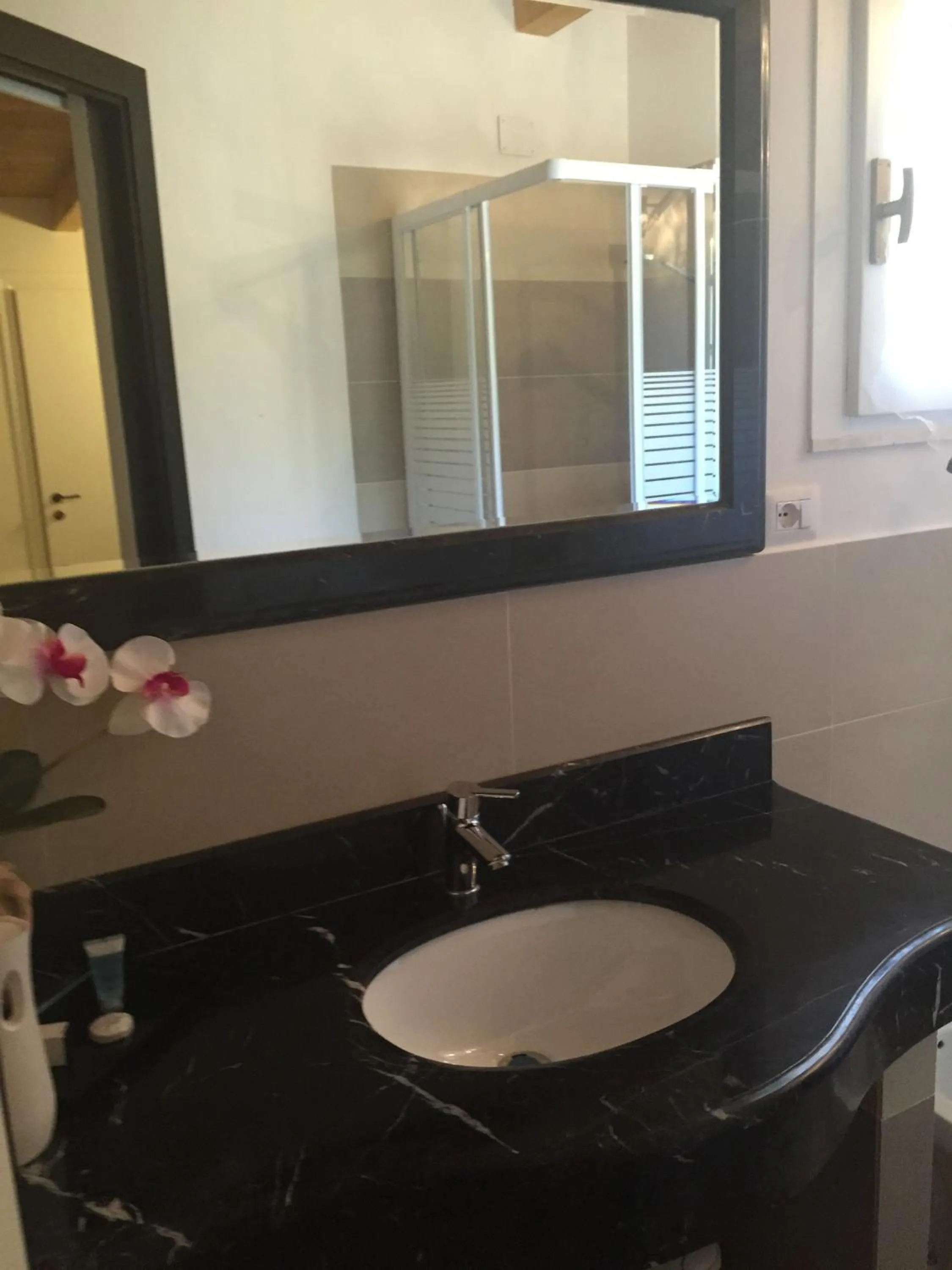 Bathroom in Aquila Di Mare