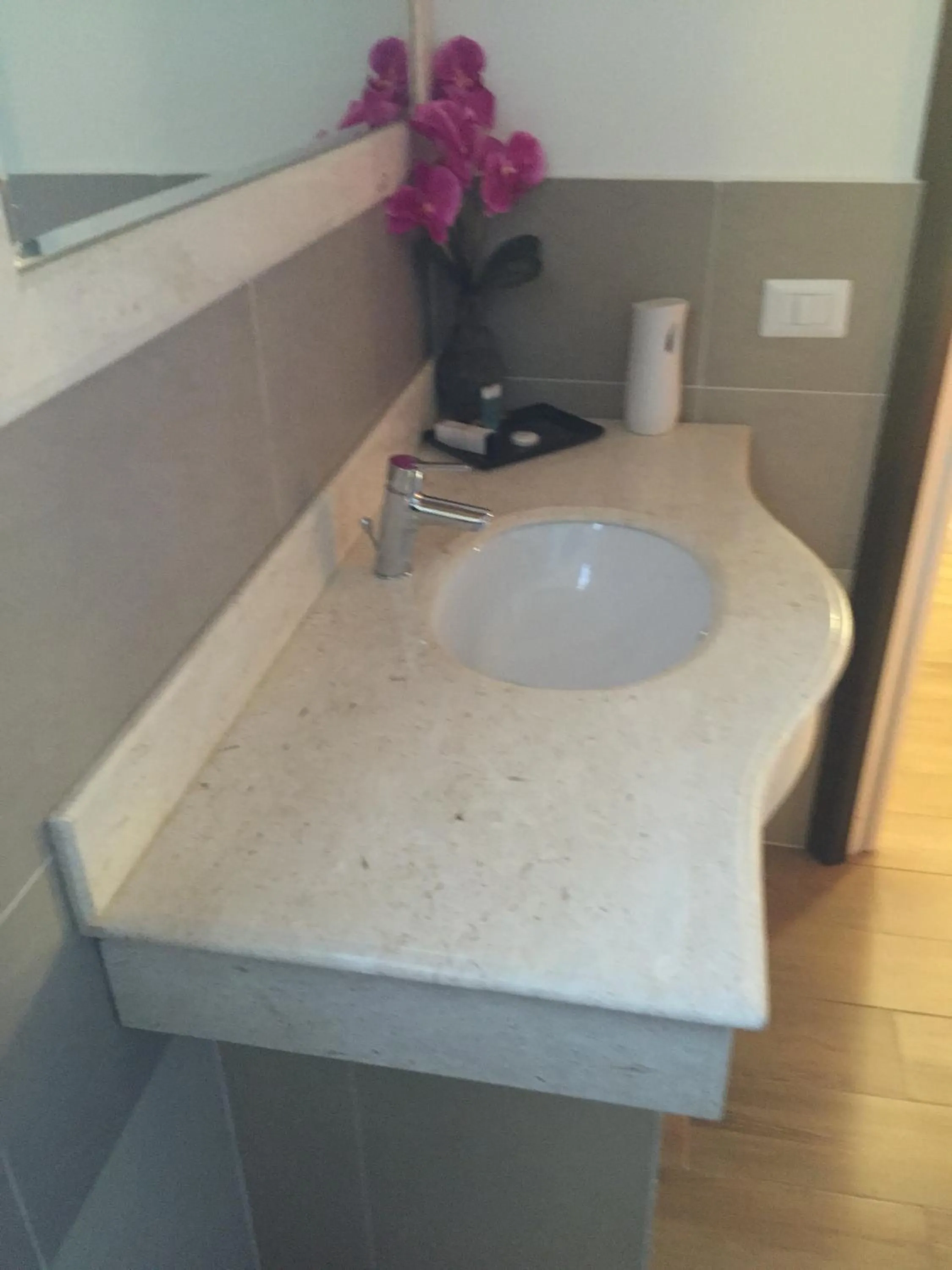 Bathroom in Aquila Di Mare