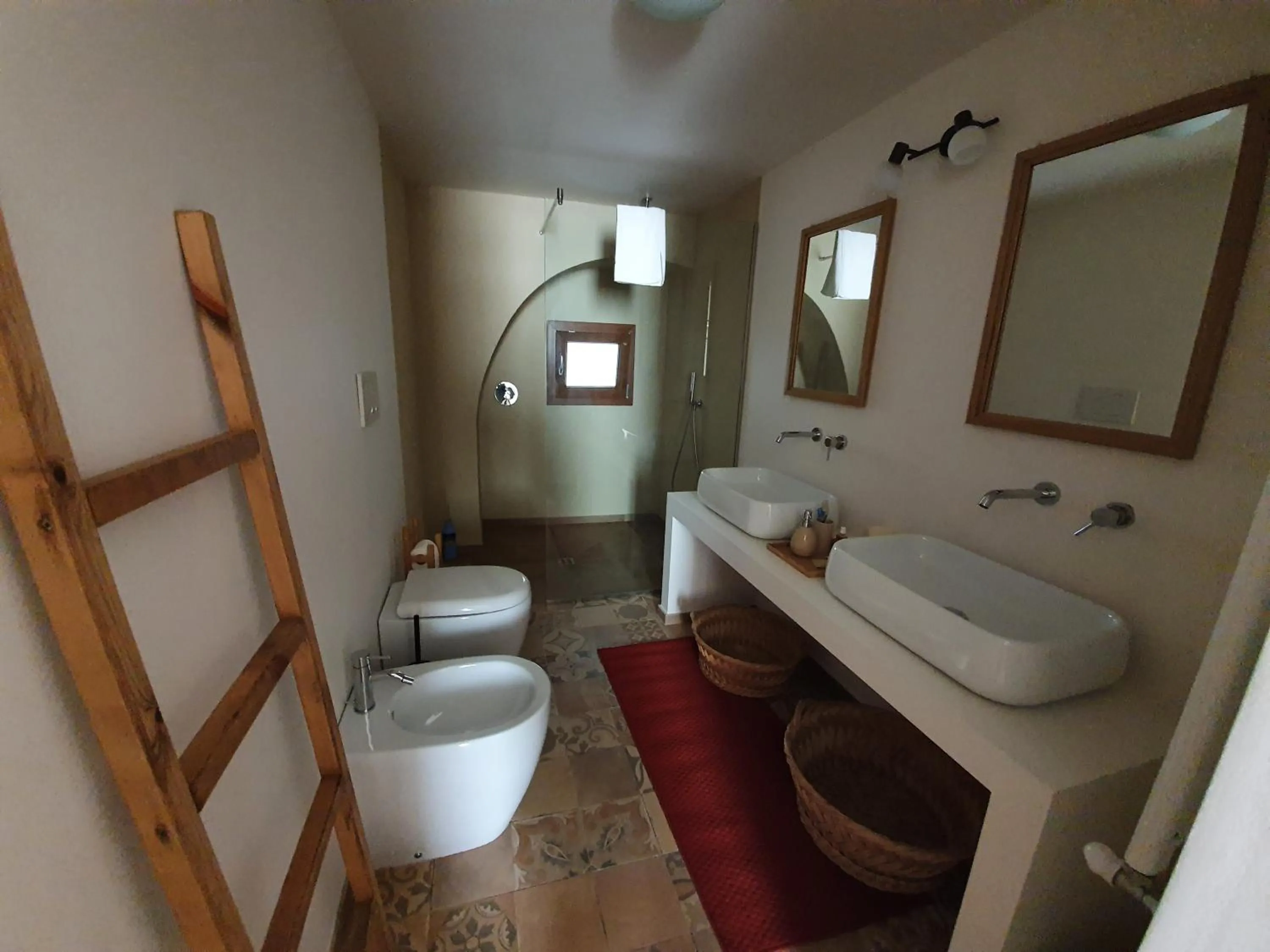 Shower in Mamapulia Home