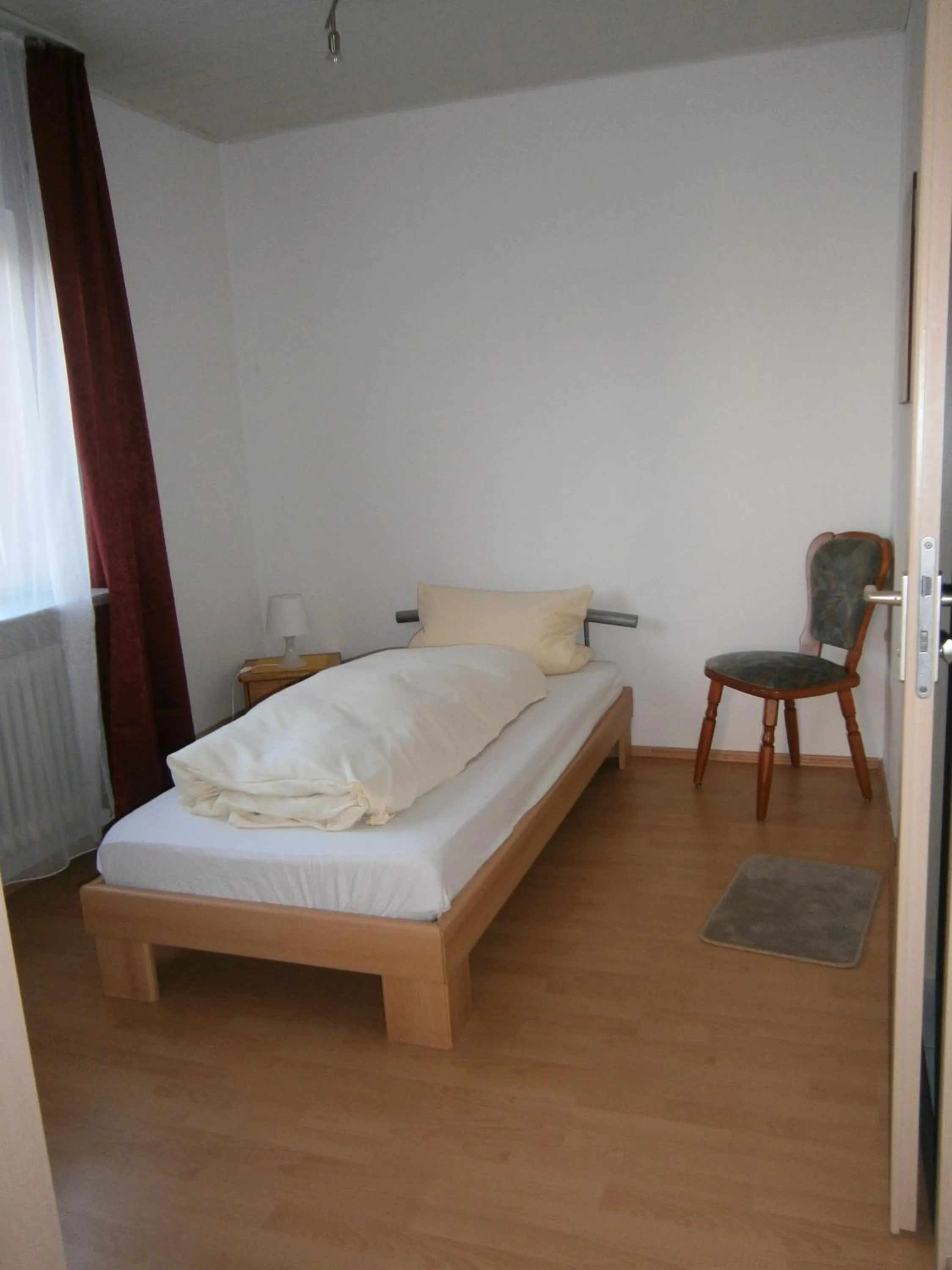 Bedroom, Bed in Hotel Strauss