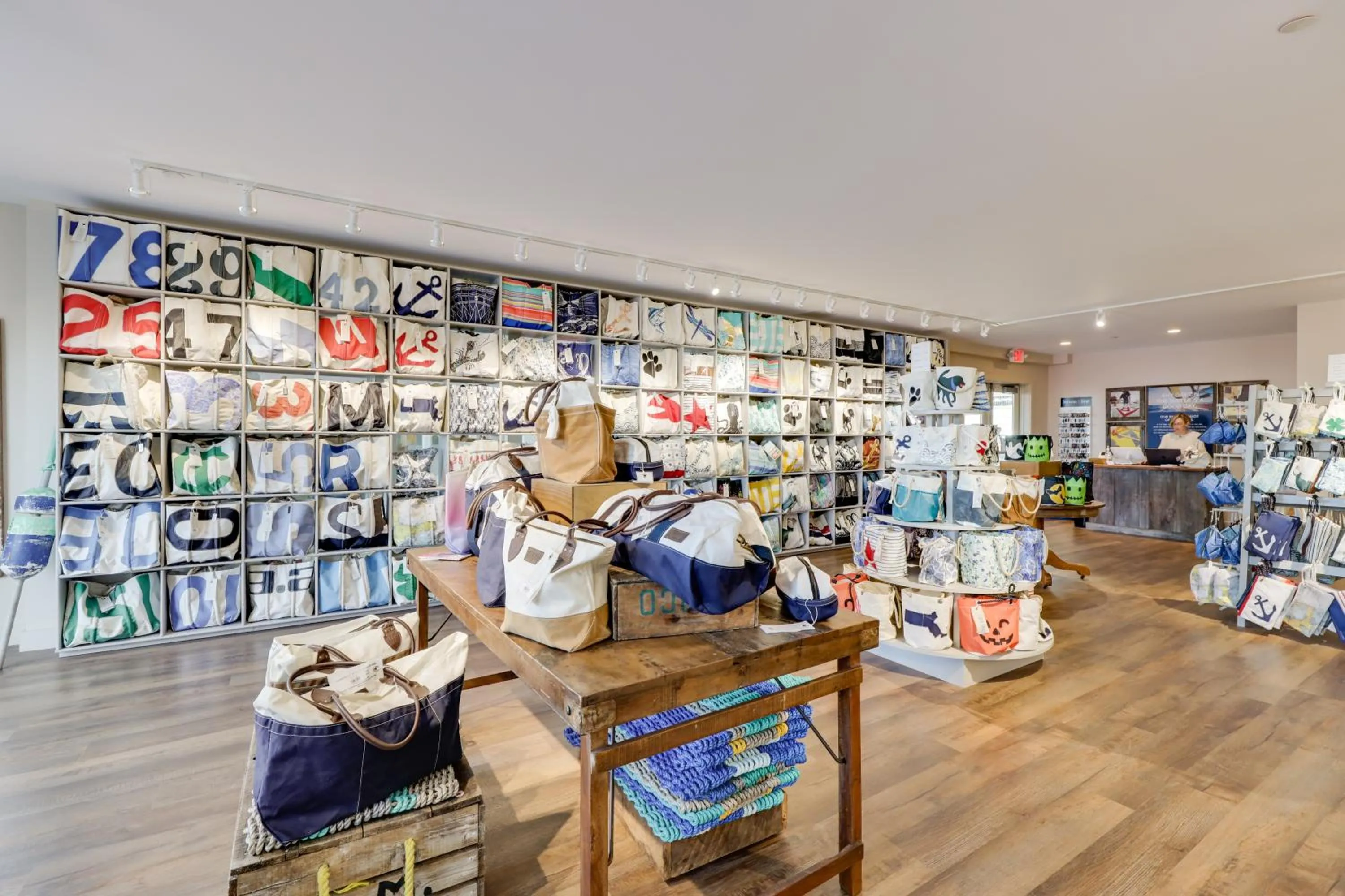 On-site shops in Thomas Sea Suites at Harbourtown