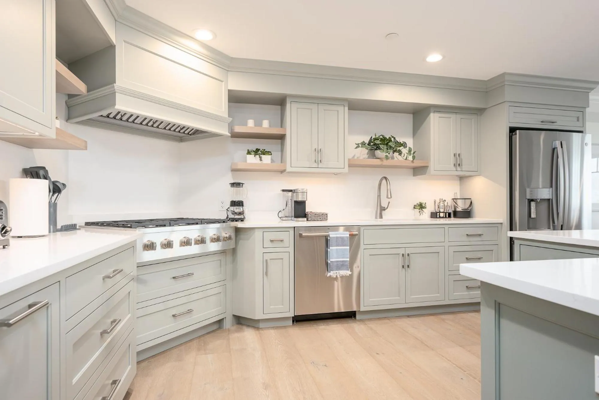 kitchen in Thomas Sea Suites at Harbourtown