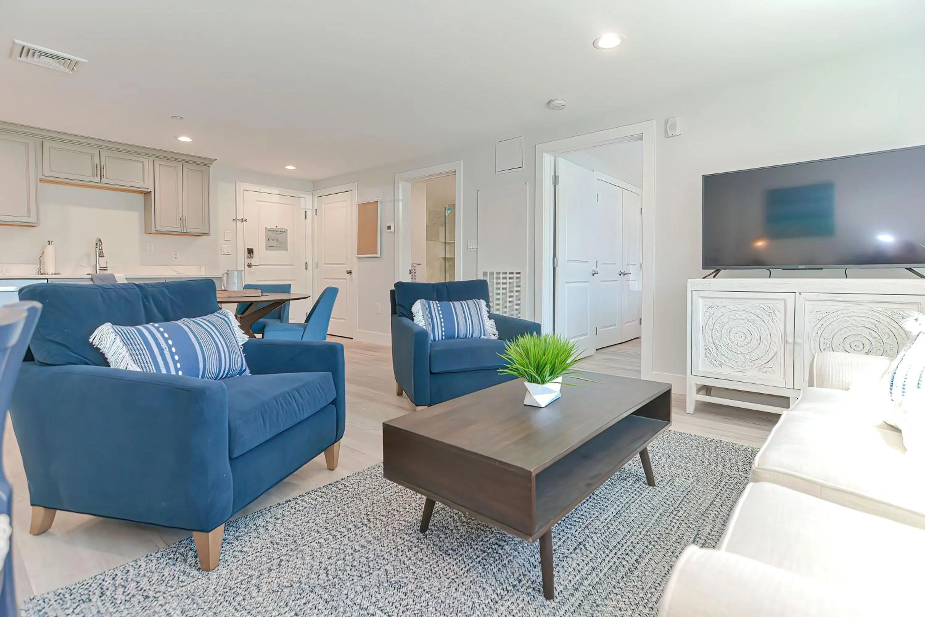 Kitchen or kitchenette in Thomas Sea Suites at Harbourtown