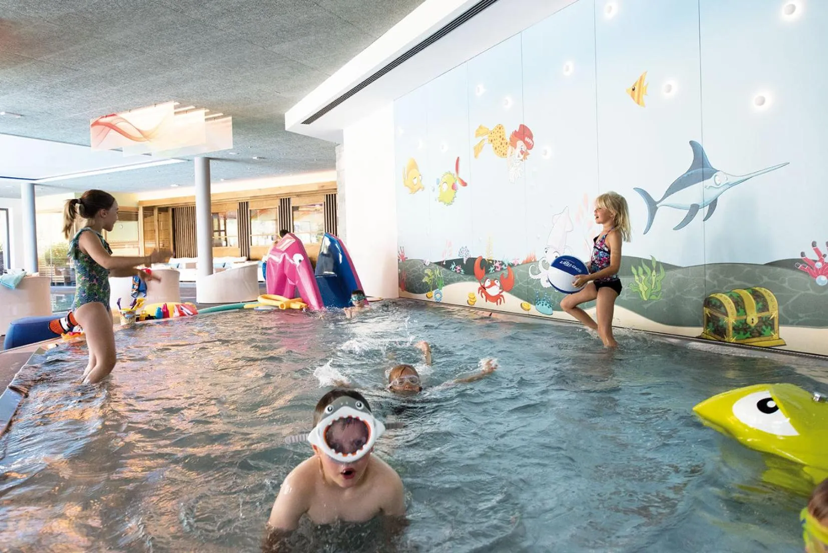 Swimming pool in Familienhotel Huber