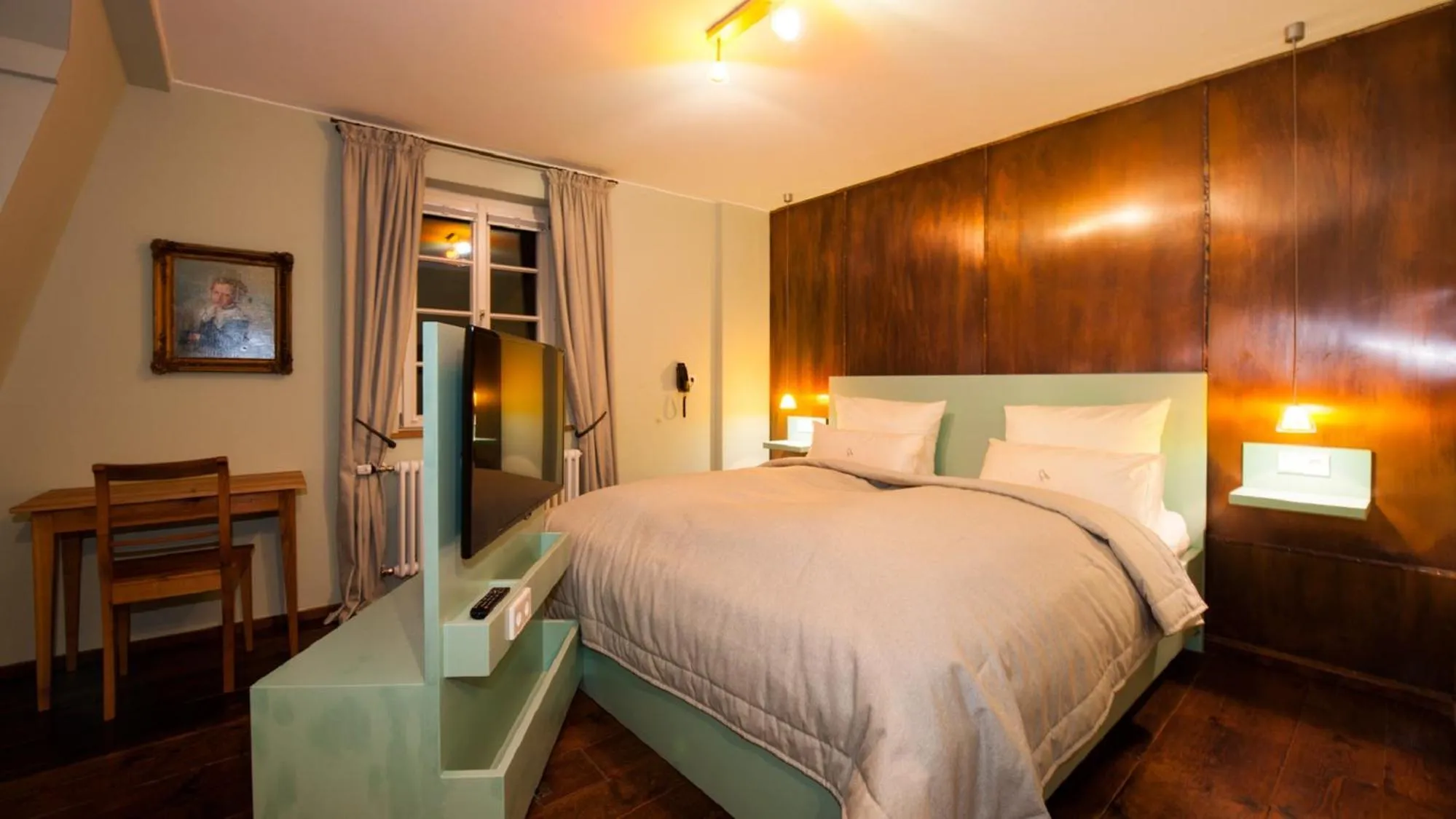 Photo of the whole room, Bed in Romantik Hotel Meisenheimer Hof